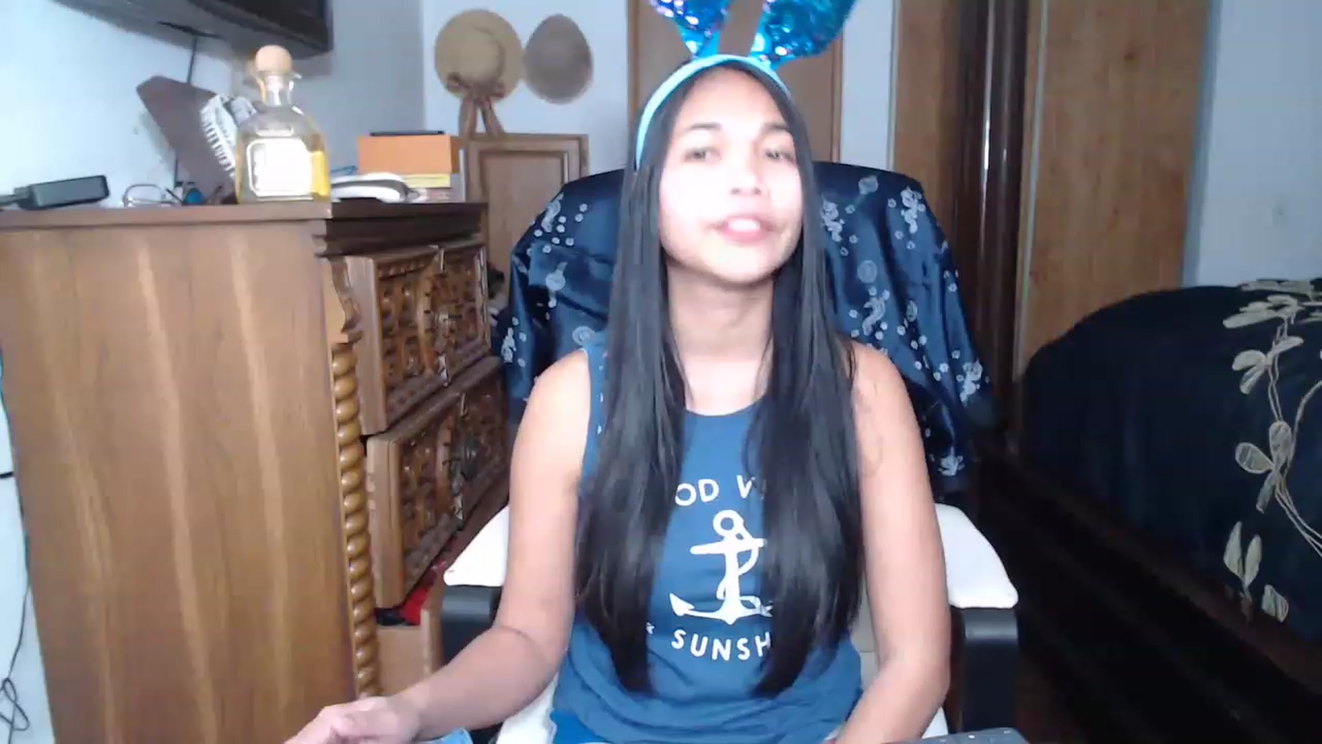 Gallery image thumbnail from Littlekai2023's myfreecams stream on, 04/04/2023, 24:05 image 19 of 20
