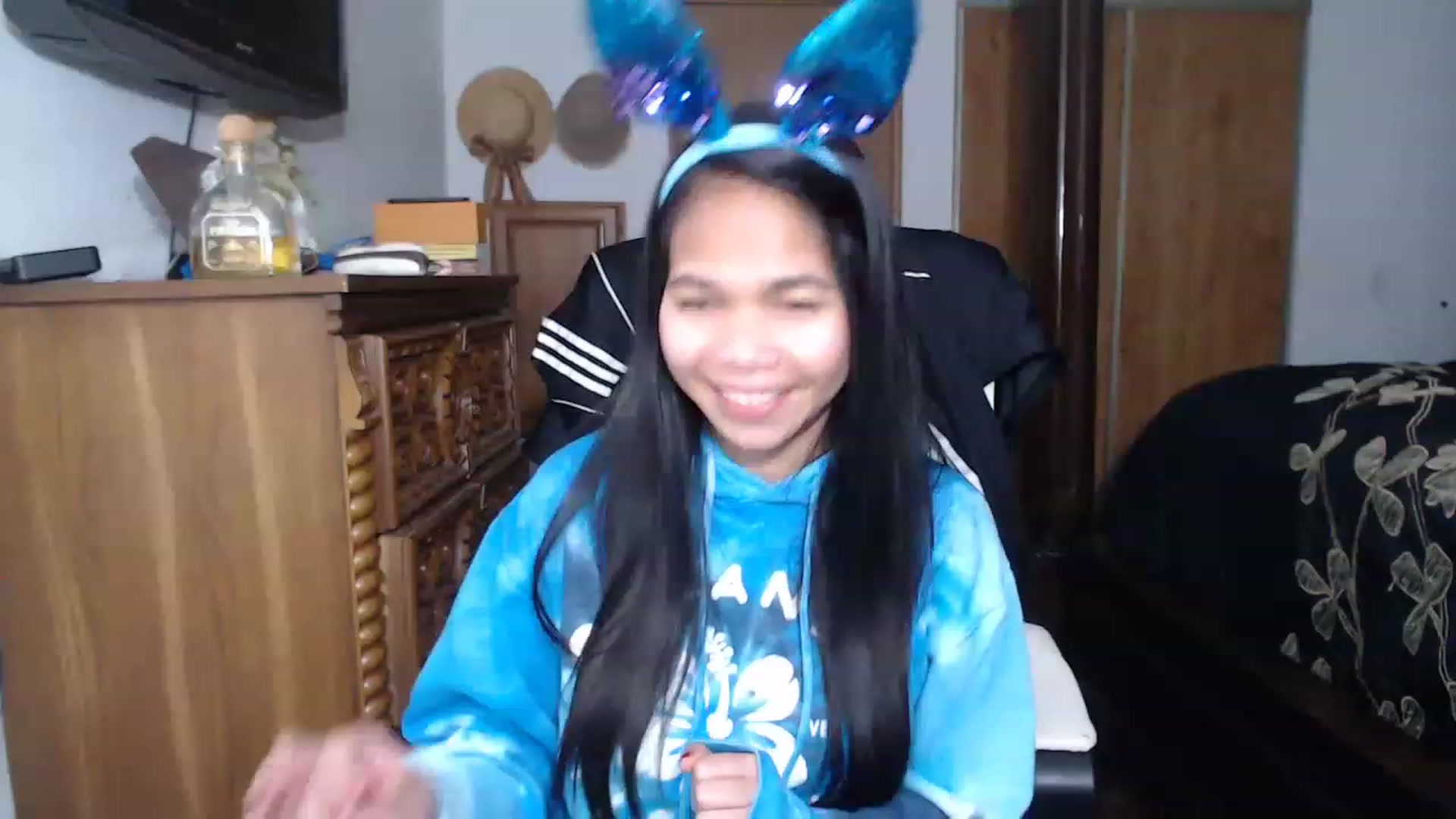 Gallery image thumbnail from Littlekai2023's myfreecams stream on, 04/06/2023, 23:34 image 16 of 20