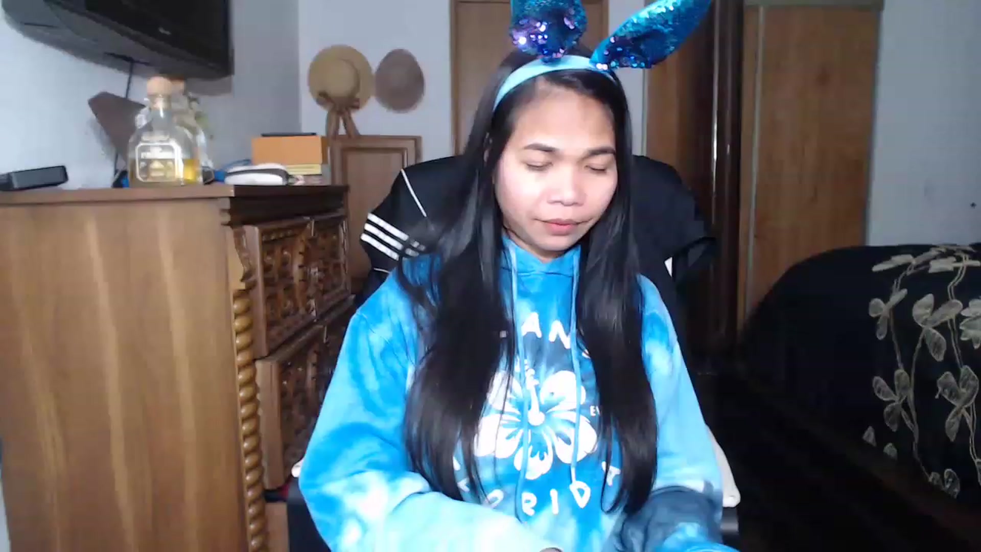 Gallery image thumbnail from Littlekai2023's myfreecams stream on, 04/06/2023, 23:34 image 15 of 20