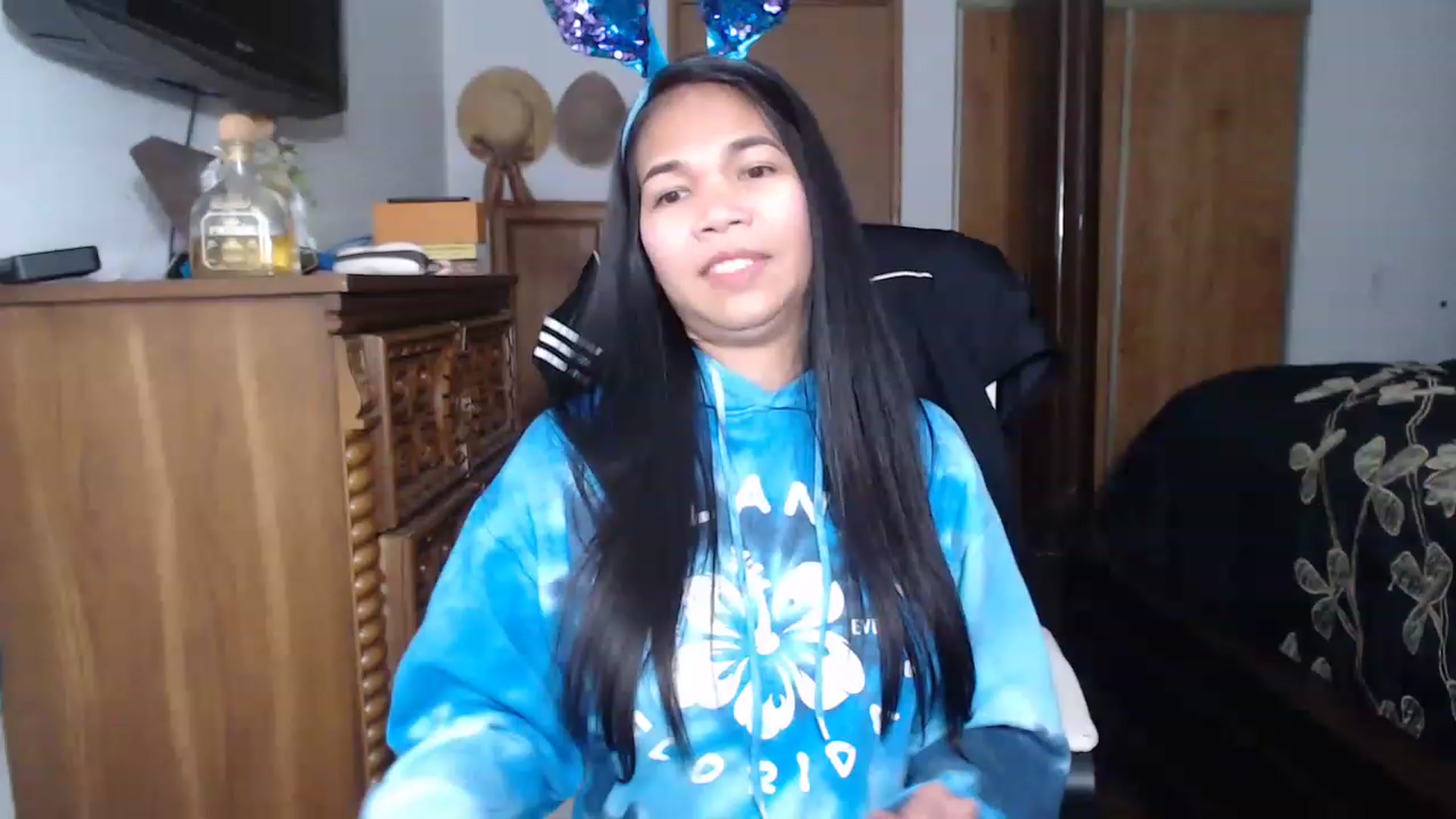 Gallery image thumbnail from Littlekai2023's myfreecams stream on, 04/06/2023, 23:34 image 14 of 20