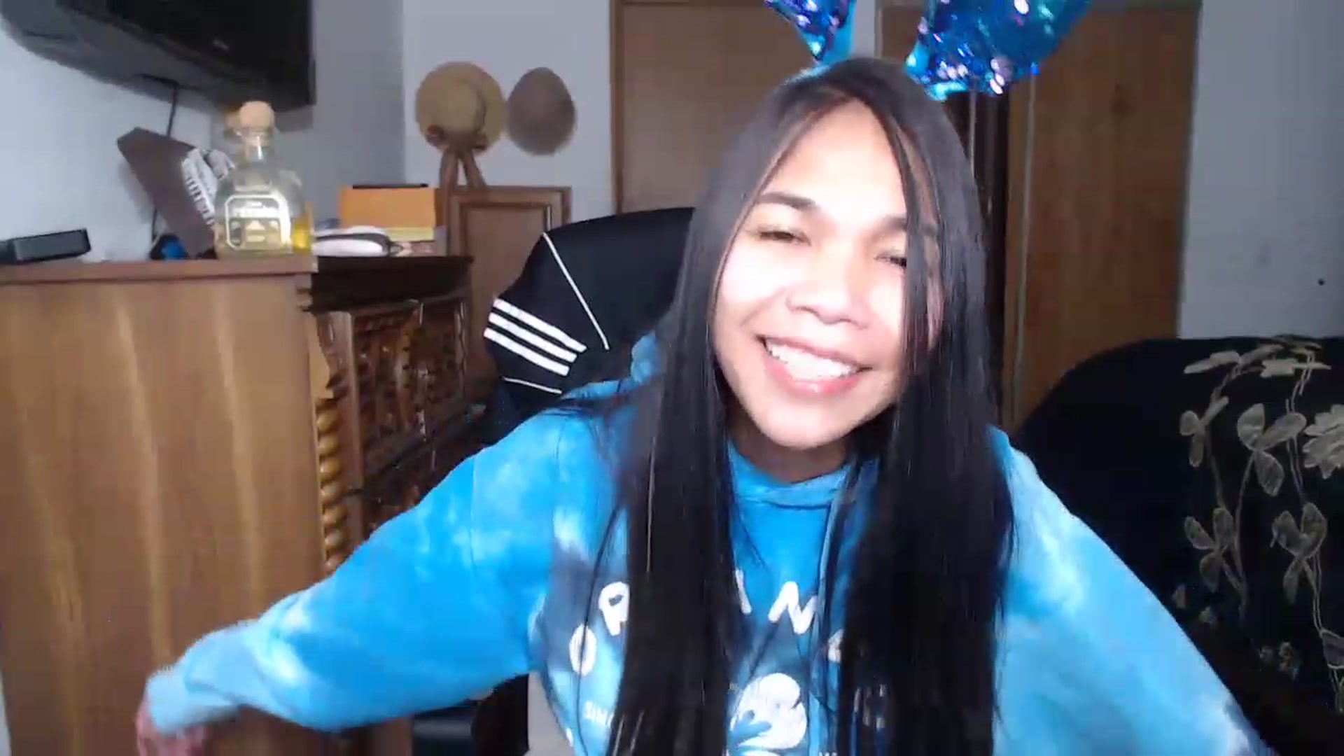 Gallery image thumbnail from Littlekai2023's myfreecams stream on, 04/07/2023, 01:39 image 19 of 20