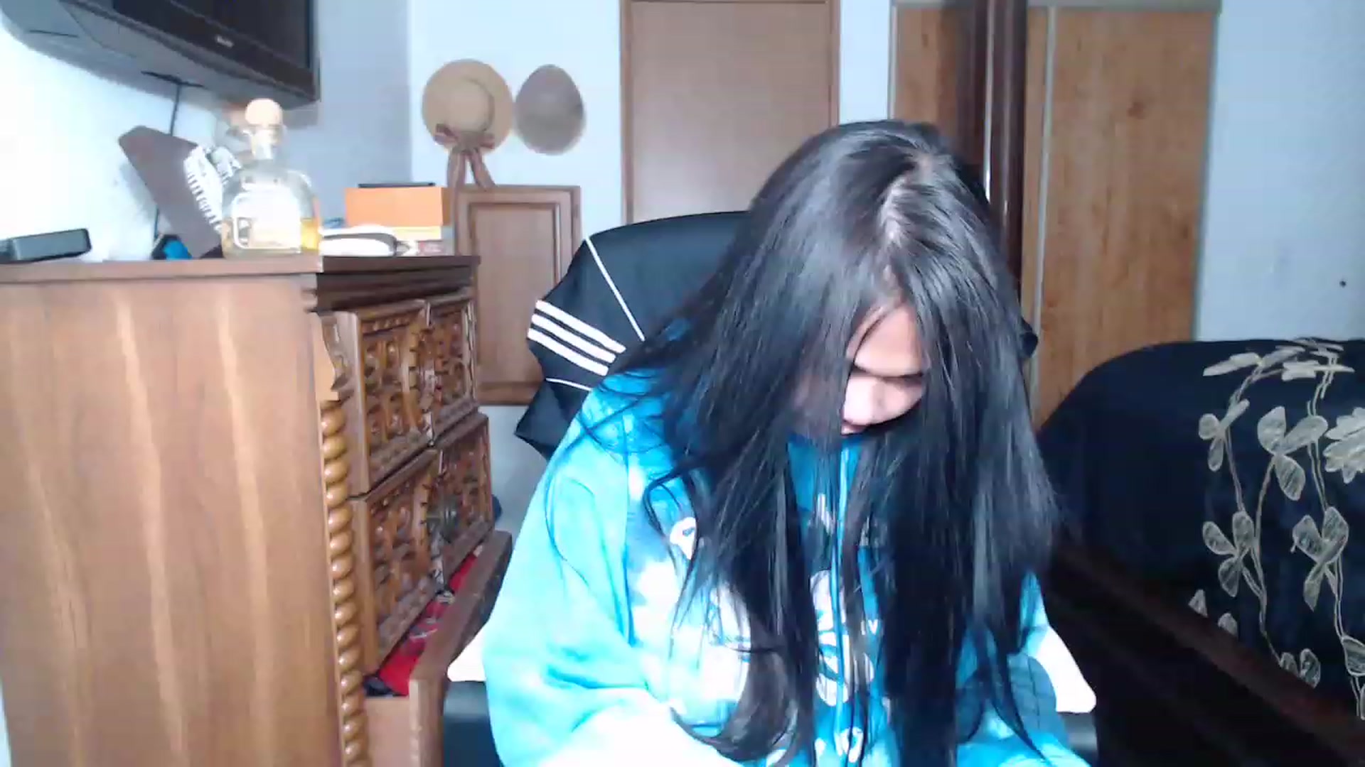 Gallery image thumbnail from Littlekai2023's myfreecams stream on, 04/07/2023, 01:39 image 13 of 20