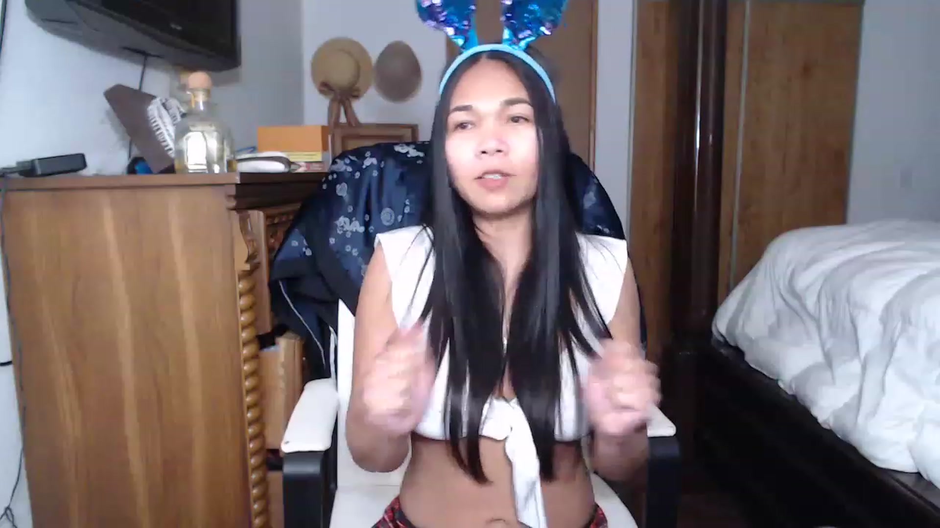Gallery image thumbnail from Littlekai2023's myfreecams stream on, 04/09/2023, 02:19 image 8 of 20