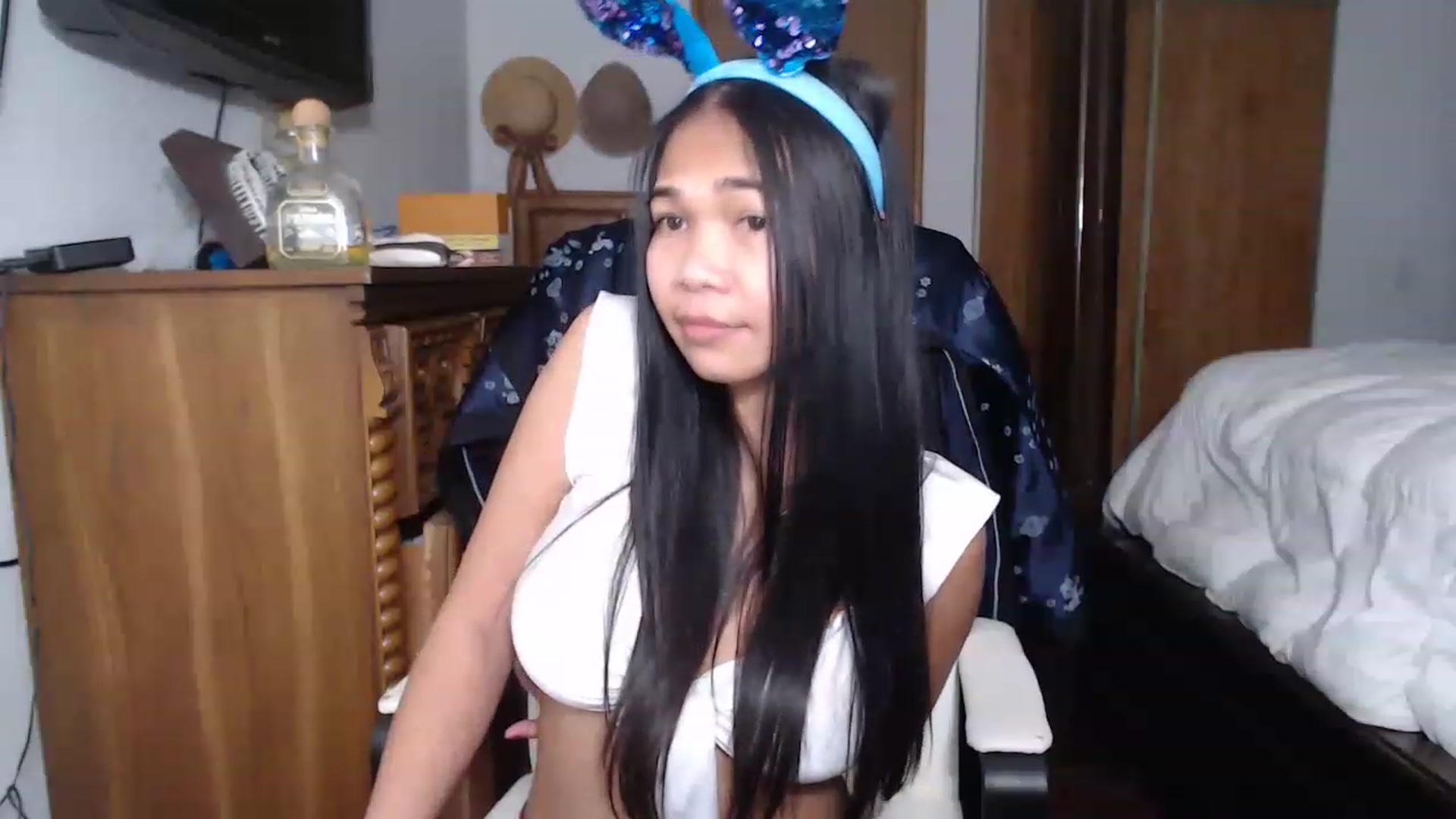 Gallery image thumbnail from Littlekai2023's myfreecams stream on, 04/09/2023, 03:55 image 19 of 20