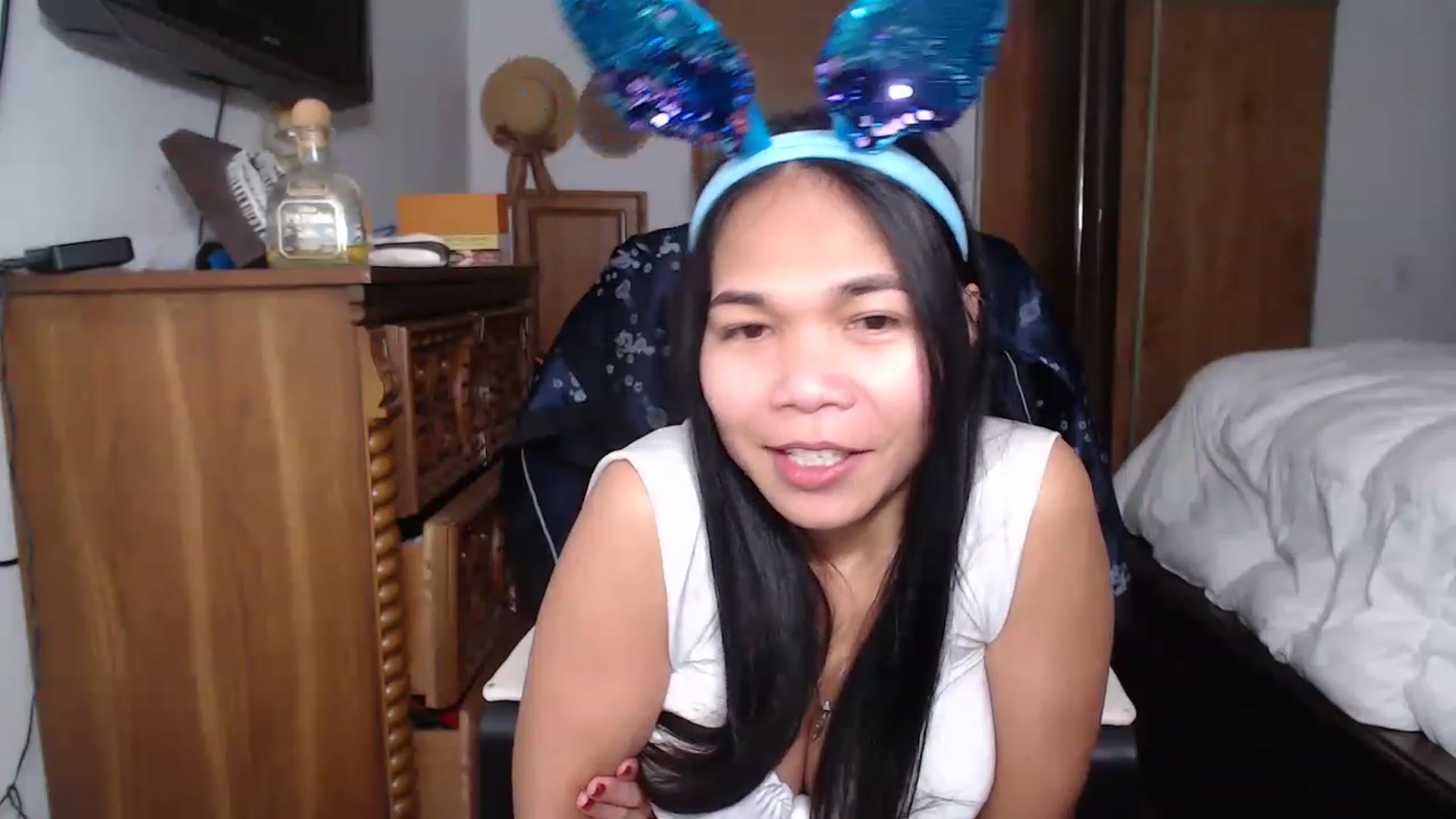 Gallery image thumbnail from Littlekai2023's myfreecams stream on, 04/09/2023, 03:55 image 6 of 20