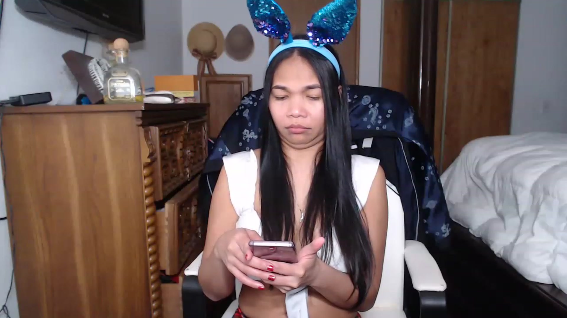Gallery image thumbnail from Littlekai2023's myfreecams stream on, 04/09/2023, 03:55 image 10 of 20