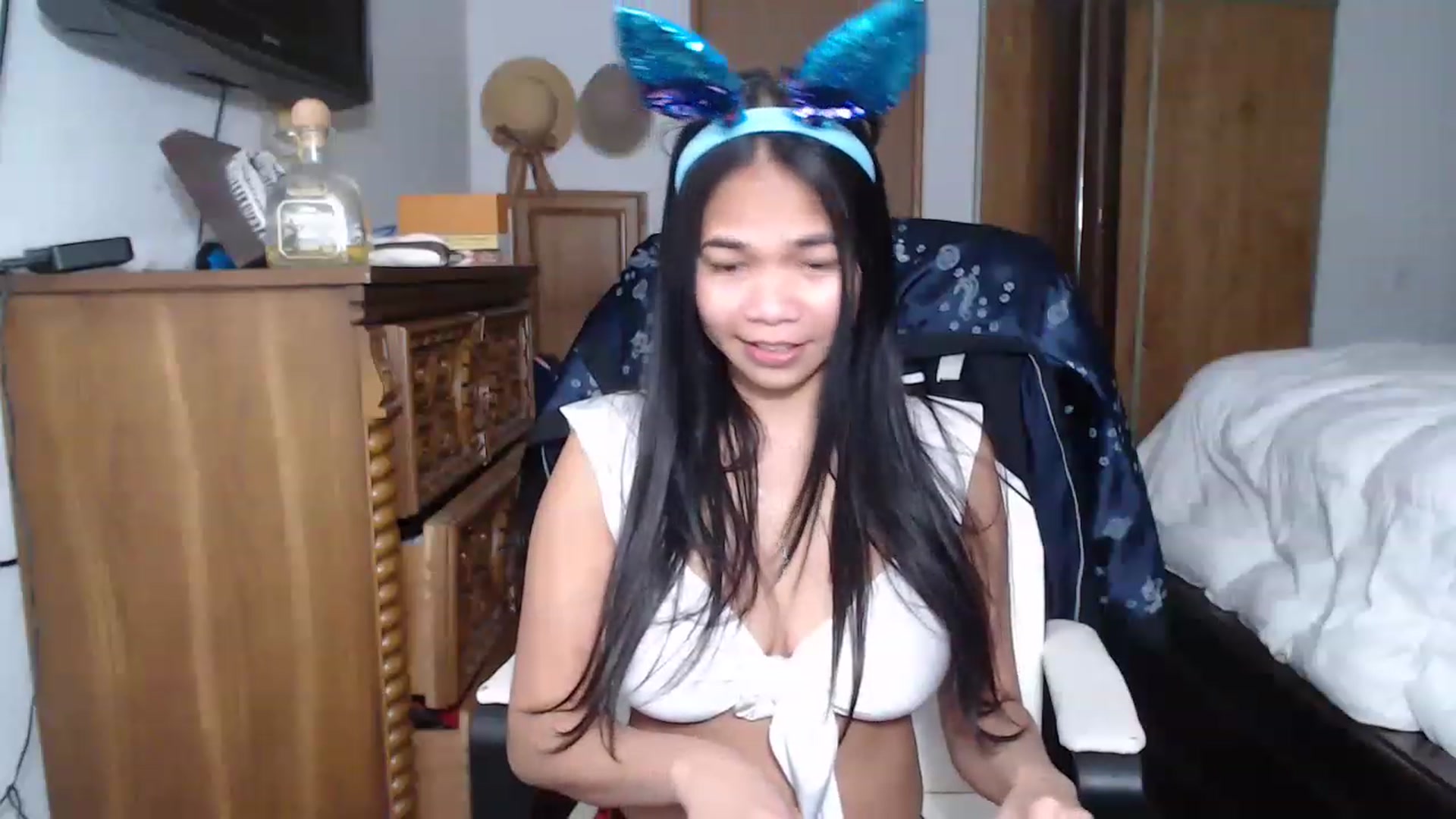 Gallery image thumbnail from Littlekai2023's myfreecams stream on, 04/09/2023, 03:55 image 8 of 20