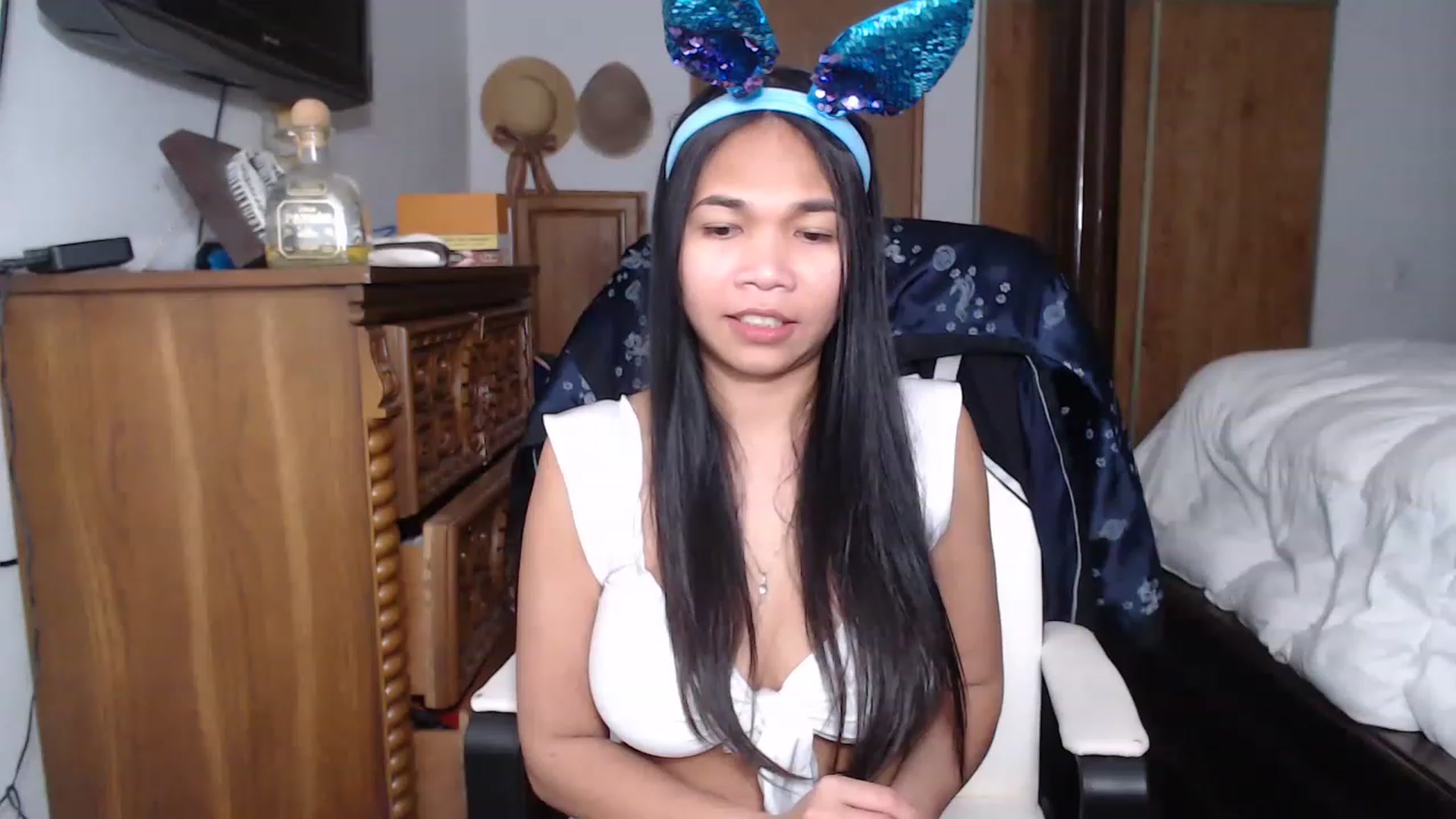 Gallery image thumbnail from Littlekai2023's myfreecams stream on, 04/09/2023, 03:55 image 11 of 20