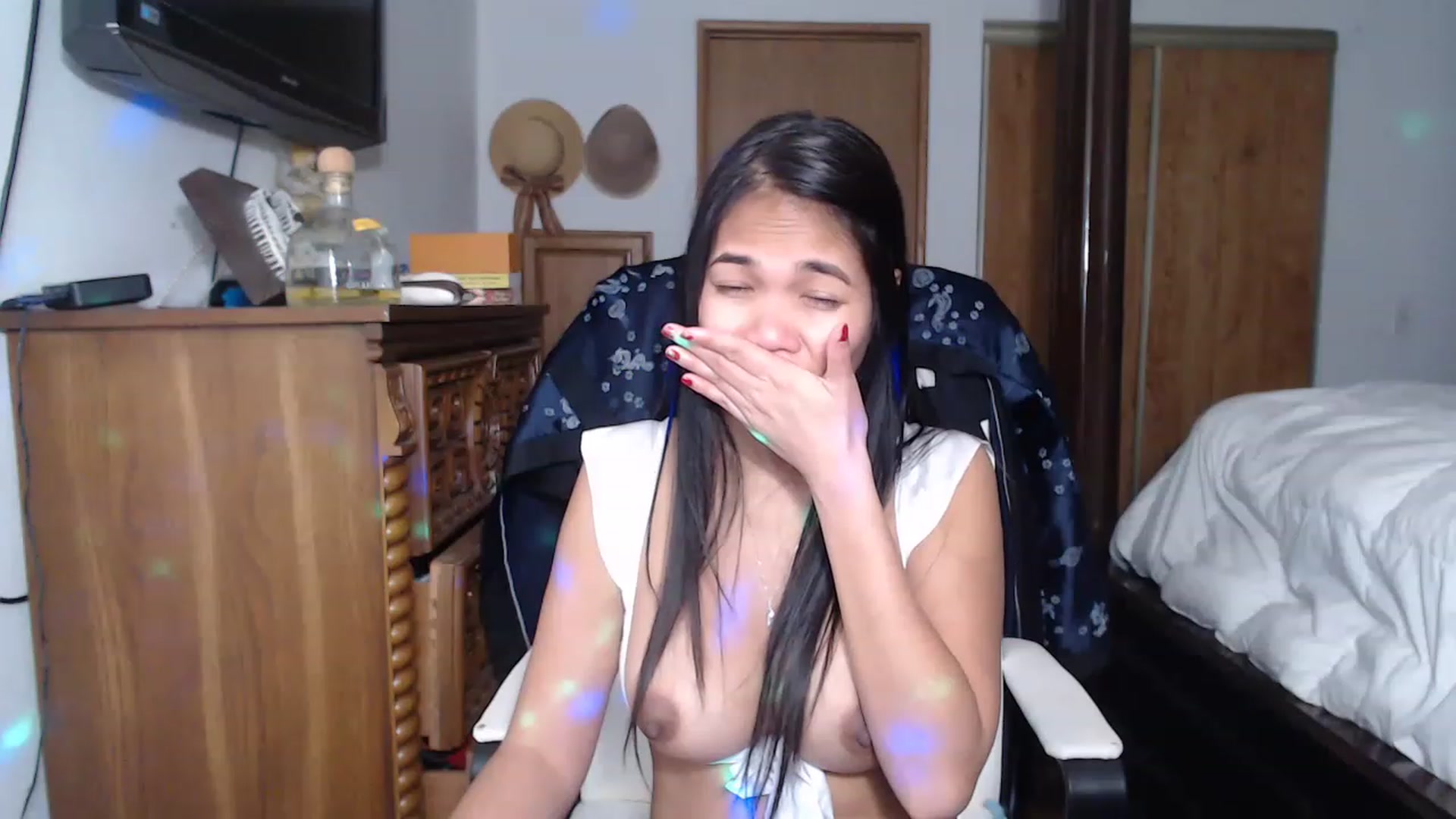 Gallery image thumbnail from Littlekai2023's myfreecams stream on, 04/09/2023, 06:35 image 11 of 20