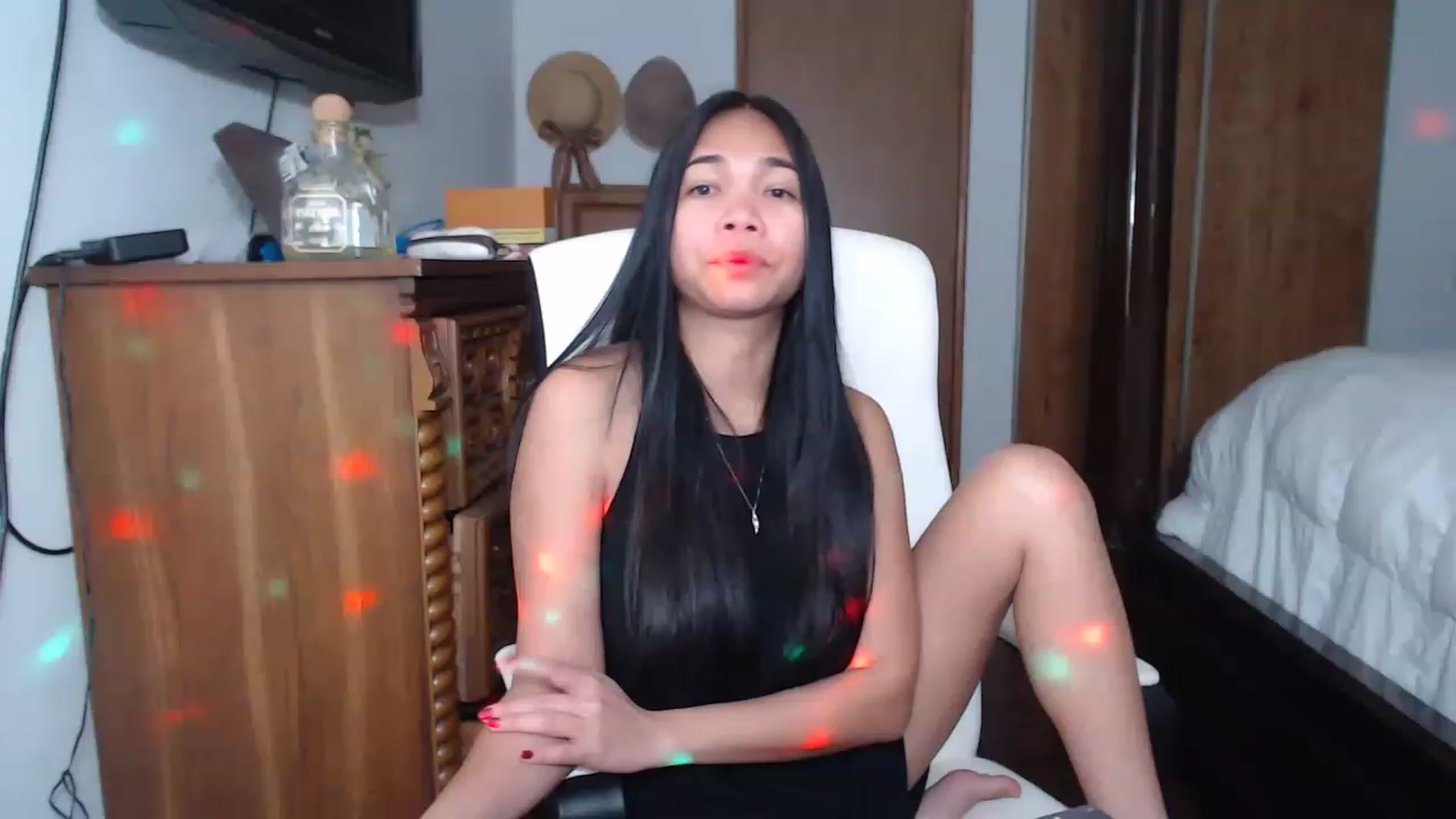 Gallery image thumbnail from Littlekai2023's myfreecams stream on, 04/12/2023, 01:11 image 8 of 20