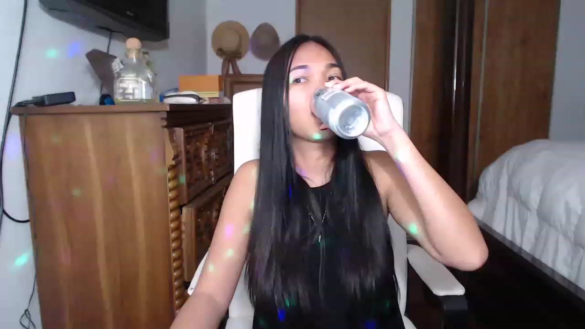 Gallery image thumbnail from Littlekai2023's myfreecams stream on, 04/12/2023, 01:11 image 16 of 20