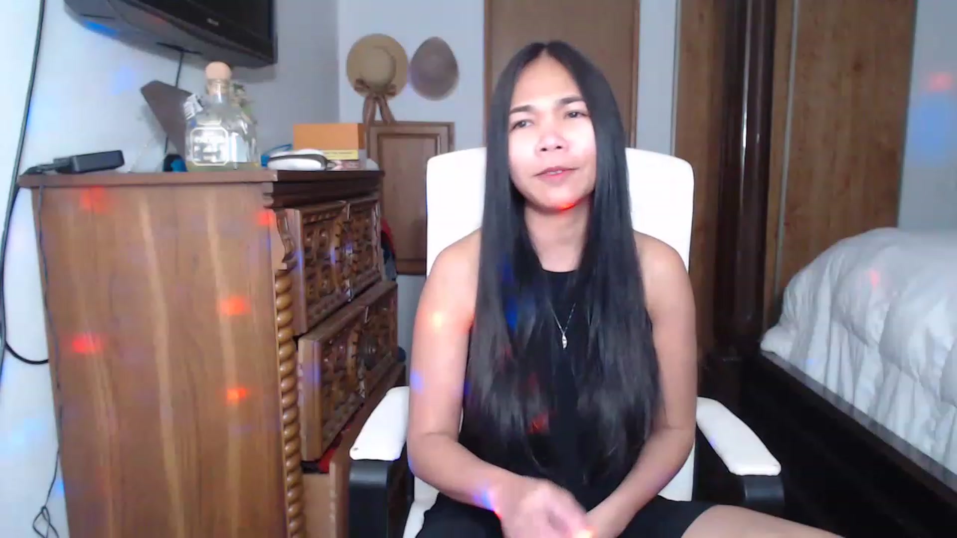 Gallery image thumbnail from Littlekai2023's myfreecams stream on, 04/12/2023, 01:11 image 5 of 20
