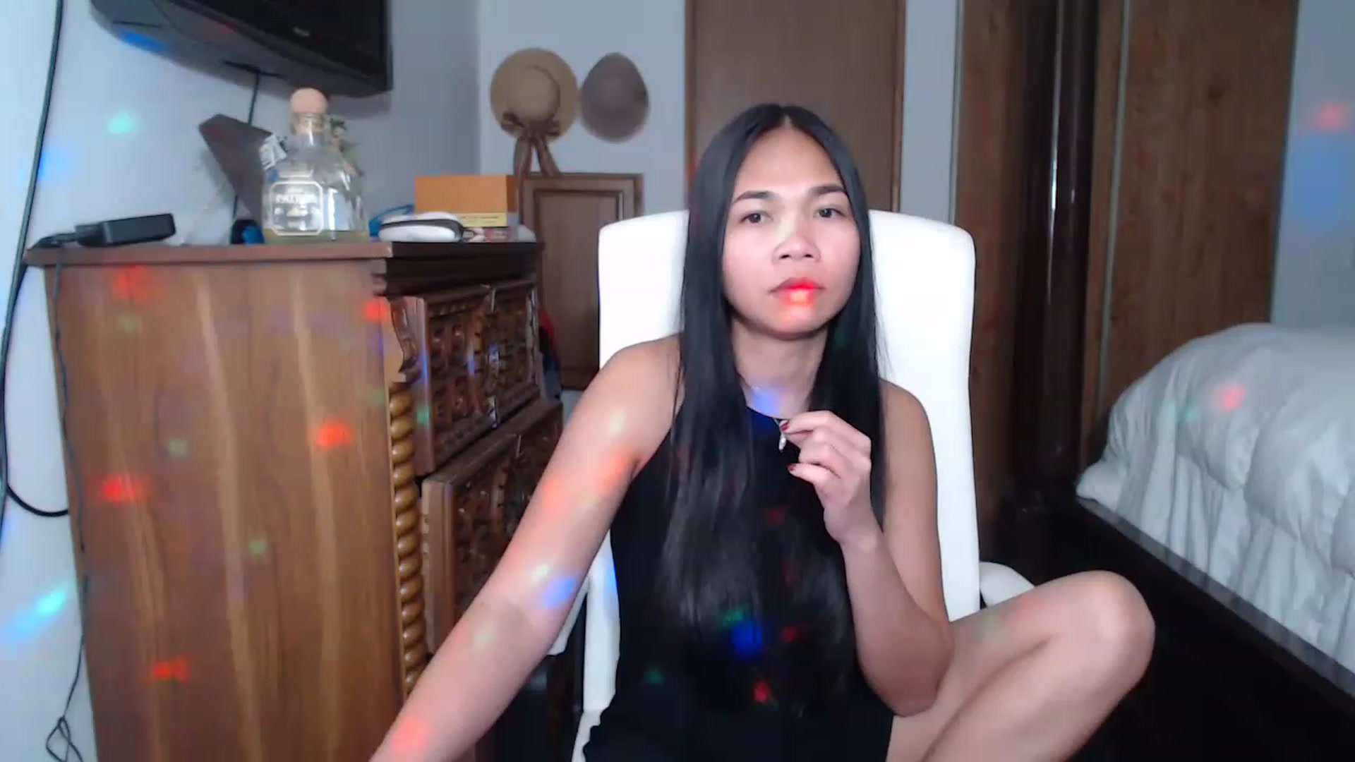 Gallery image thumbnail from Littlekai2023's myfreecams stream on, 04/12/2023, 01:11 image 7 of 20