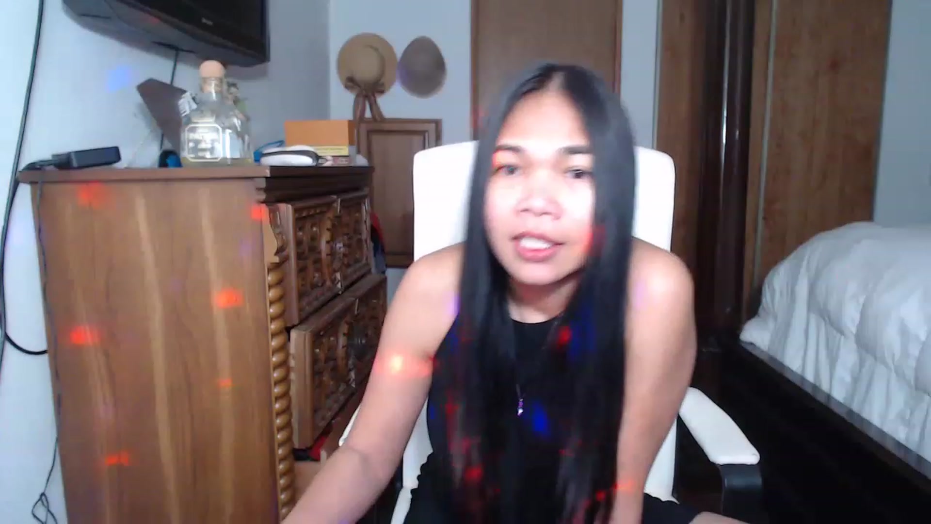 Gallery image thumbnail from Littlekai2023's myfreecams stream on, 04/12/2023, 01:11 image 6 of 20