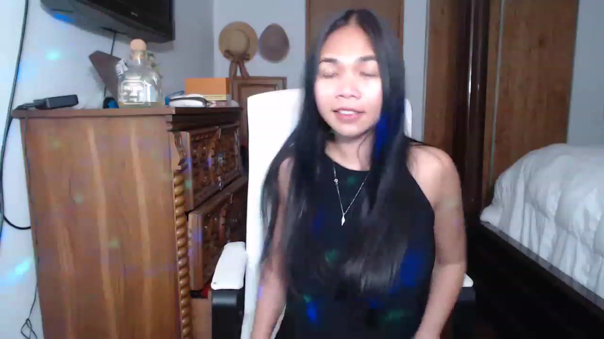 Gallery image thumbnail from Littlekai2023's myfreecams stream on, 04/12/2023, 01:11 image 13 of 20