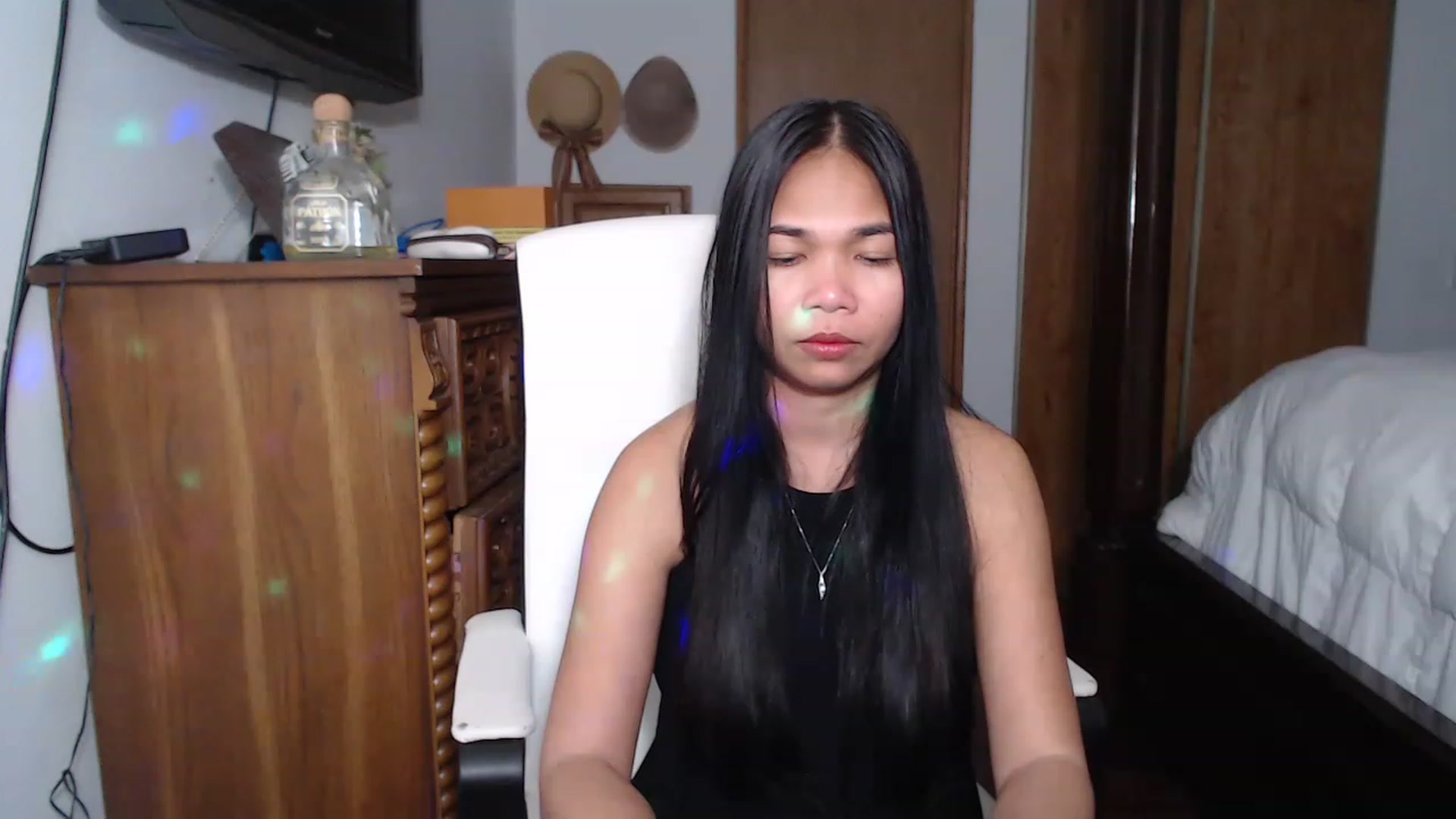 Gallery image thumbnail from Littlekai2023's myfreecams stream on, 04/12/2023, 01:11 image 1 of 20