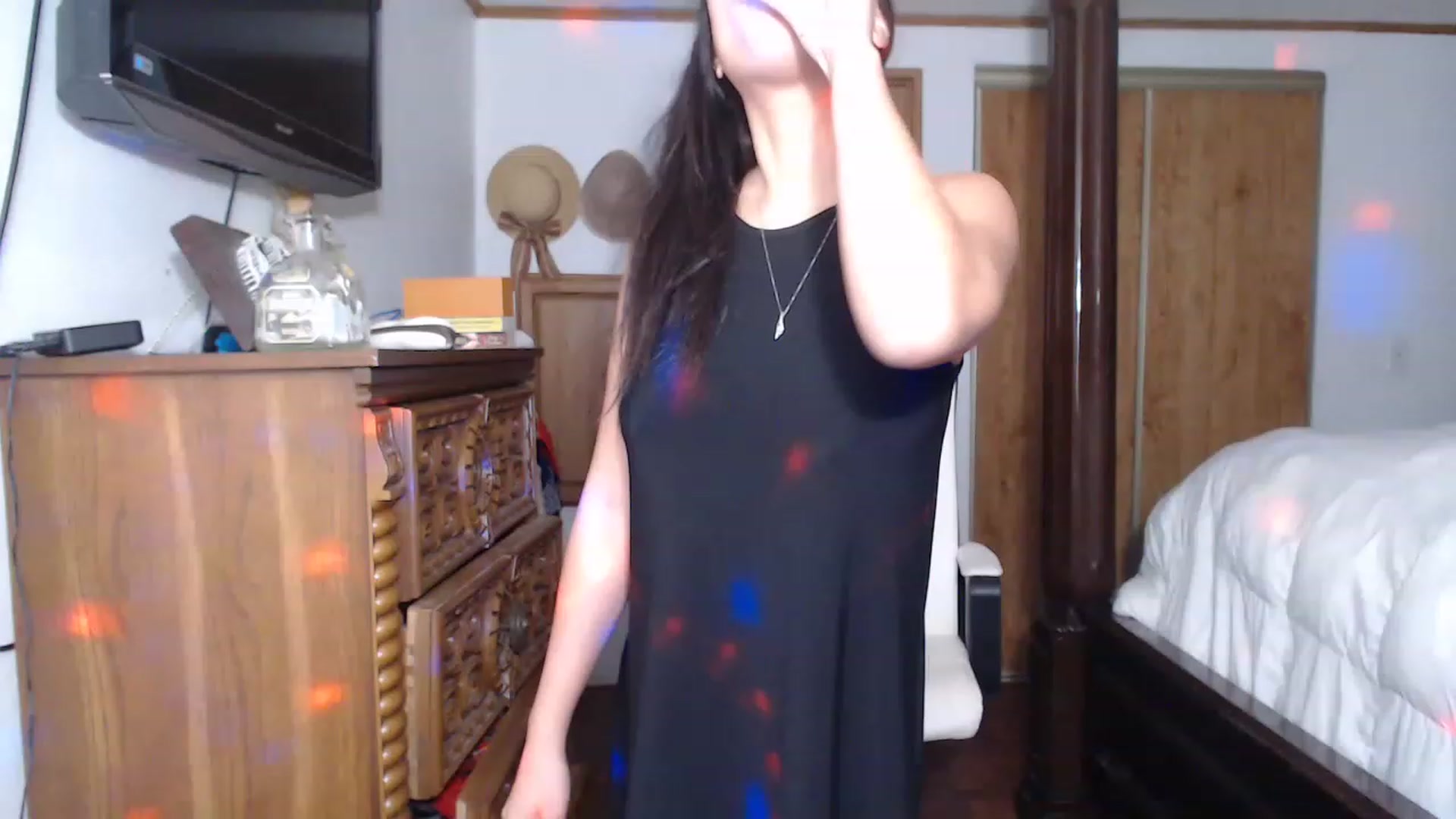 Gallery image thumbnail from Littlekai2023's myfreecams stream on, 04/12/2023, 04:31 image 16 of 20