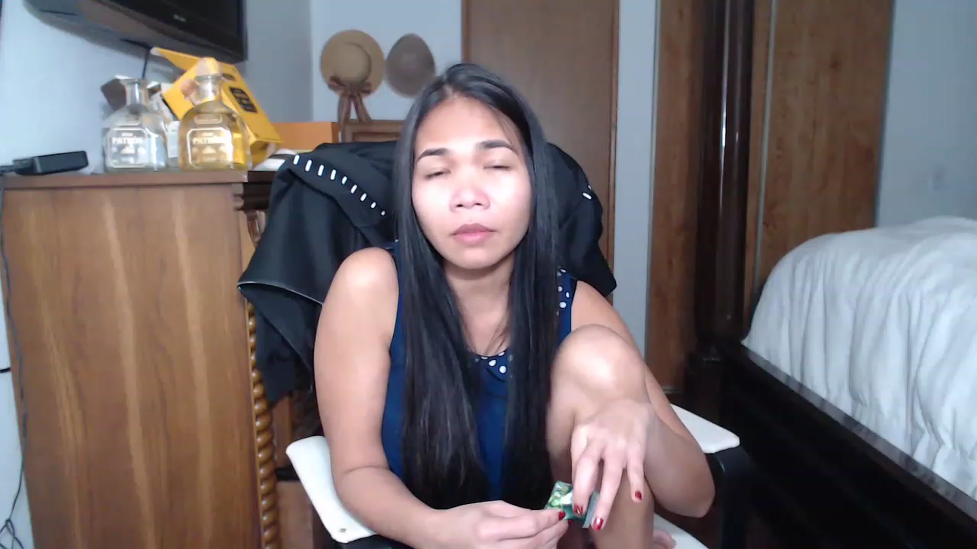 Gallery image thumbnail from Littlekai2023's myfreecams stream on, 04/13/2023, 03:01 image 9 of 20
