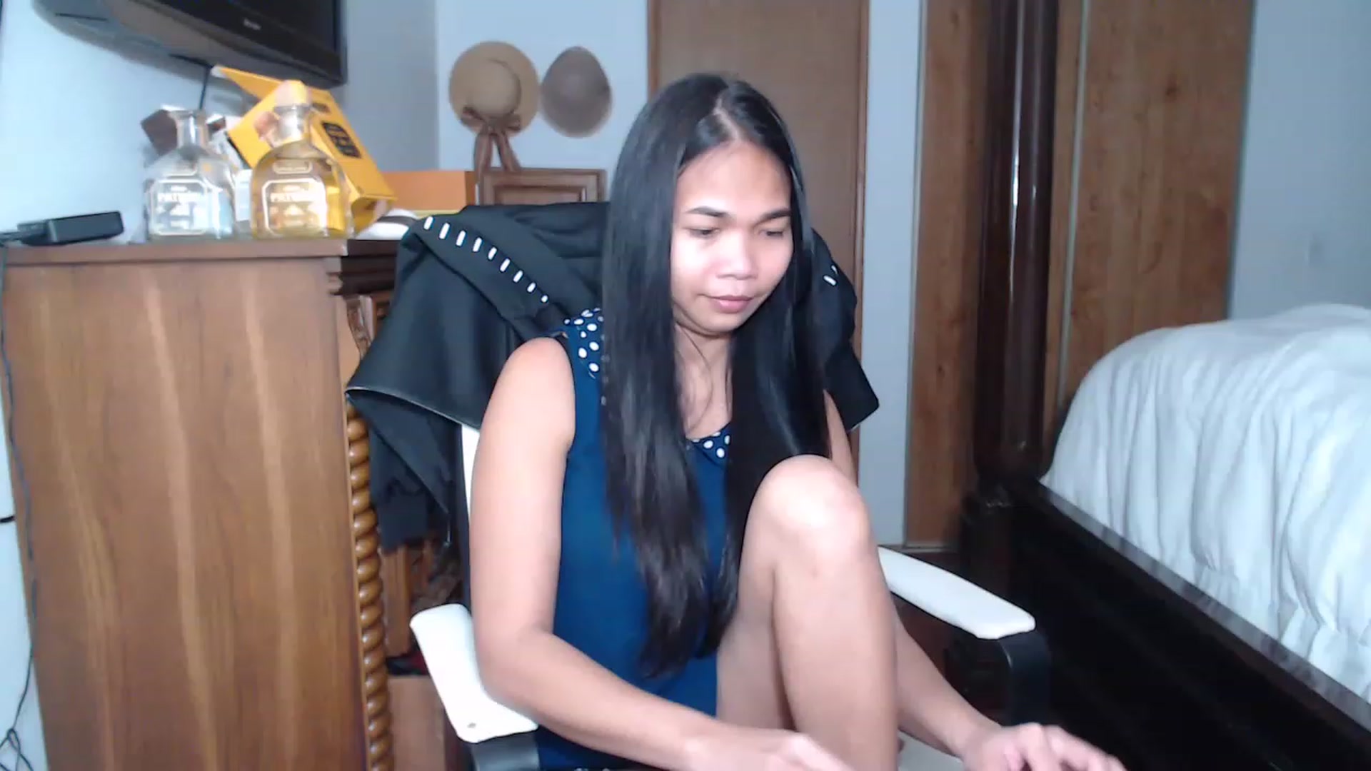 Gallery image thumbnail from Littlekai2023's myfreecams stream on, 04/13/2023, 03:01 image 5 of 20