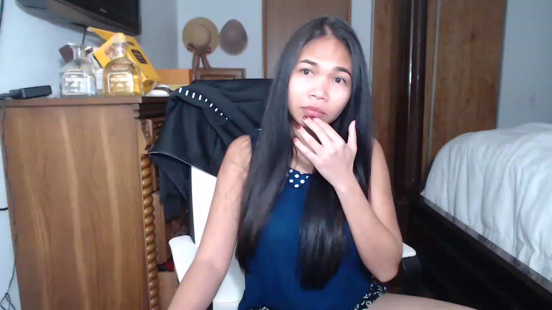 Gallery image thumbnail from Littlekai2023's myfreecams stream on, 04/13/2023, 03:01 image 11 of 20