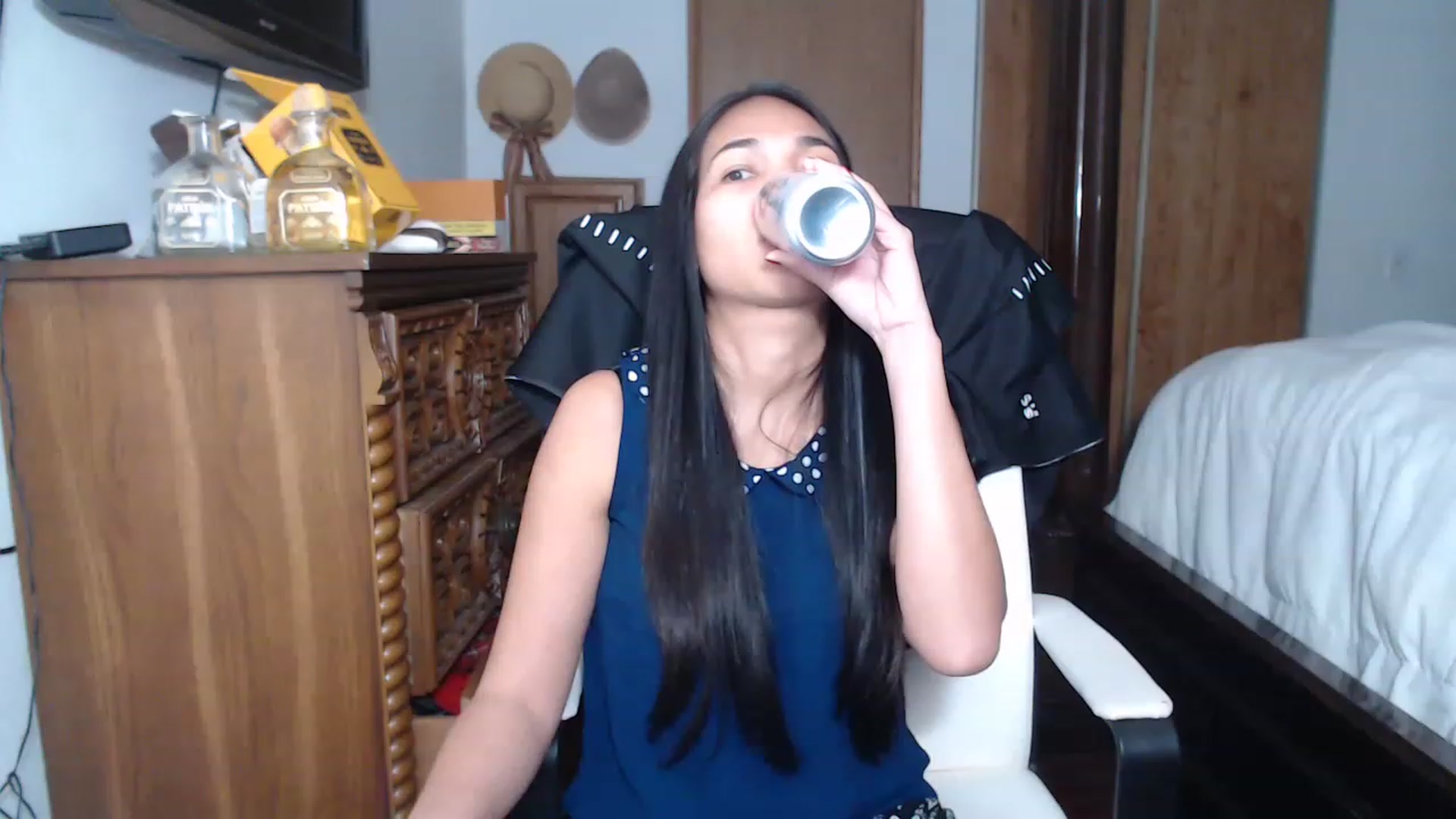 Gallery image thumbnail from Littlekai2023's myfreecams stream on, 04/13/2023, 03:01 image 2 of 20