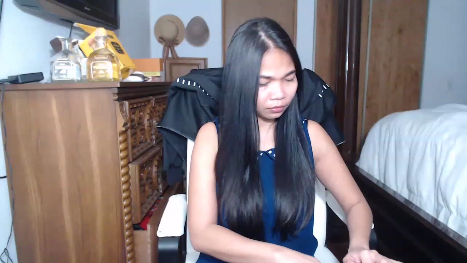 Gallery image thumbnail from Littlekai2023's myfreecams stream on, 04/13/2023, 03:01 image 15 of 20