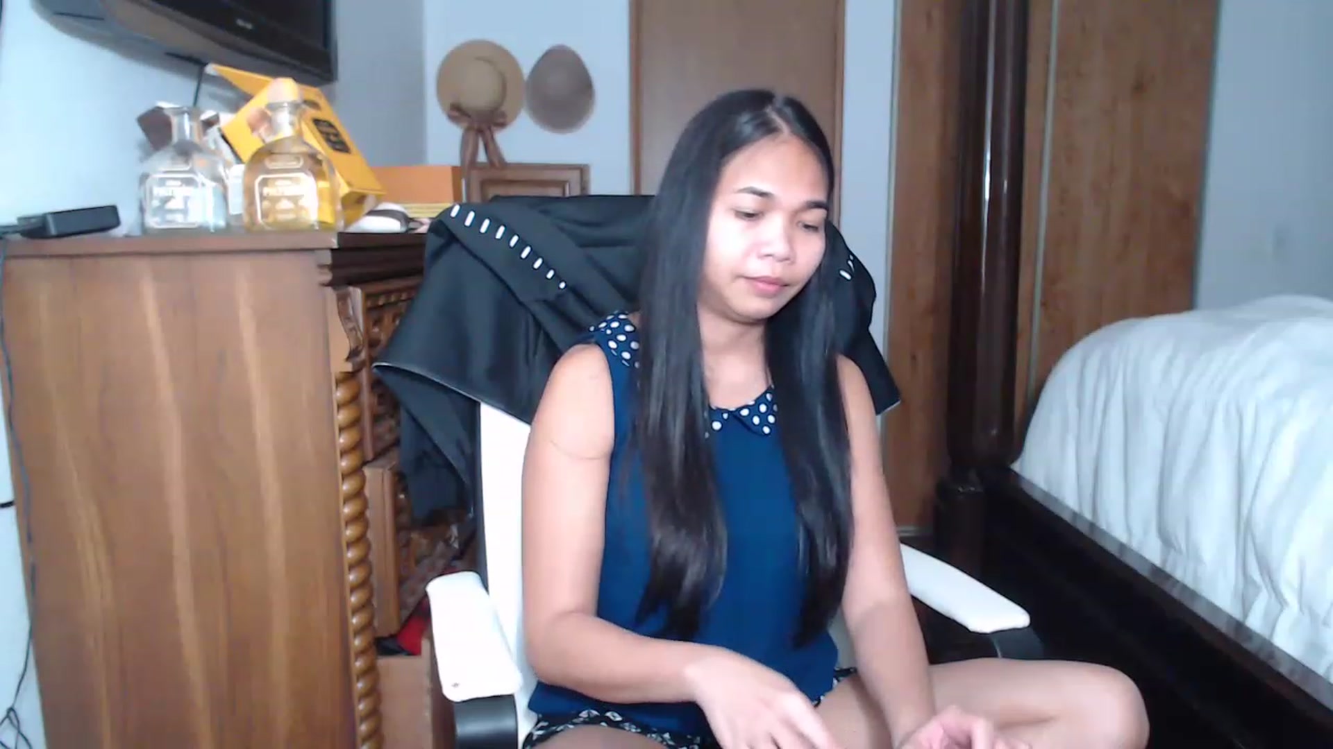 Gallery image thumbnail from Littlekai2023's myfreecams stream on, 04/13/2023, 03:01 image 4 of 20
