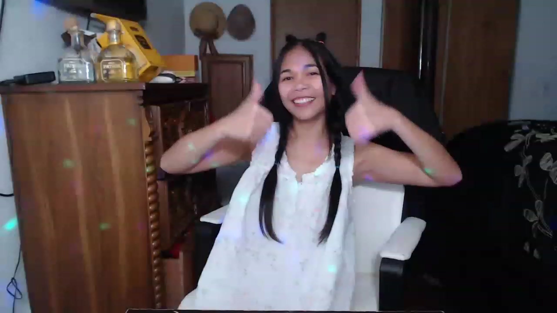 Gallery image thumbnail from Littlekai2023's myfreecams stream on, 04/15/2023, 01:44 image 19 of 20