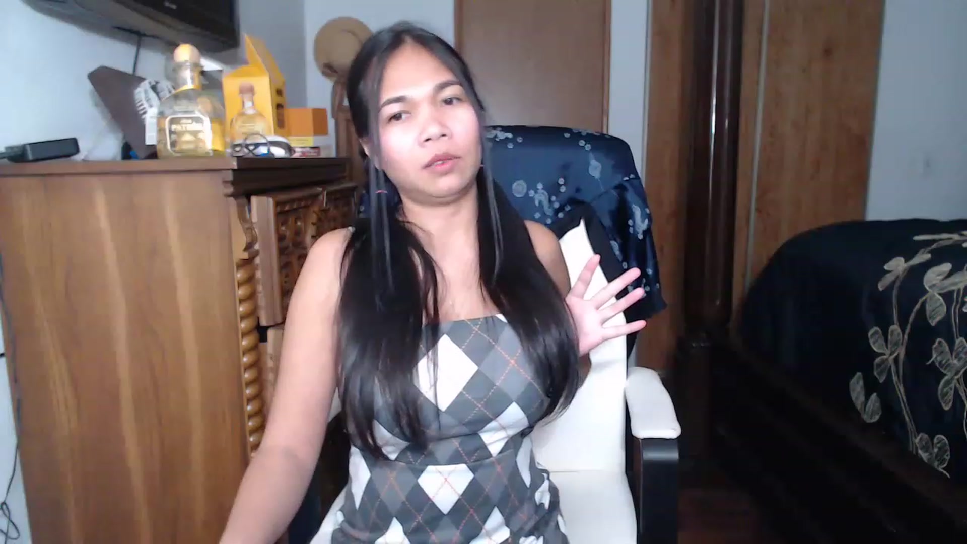 Gallery image thumbnail from Littlekai2023's myfreecams stream on, 04/16/2023, 02:51 image 19 of 20