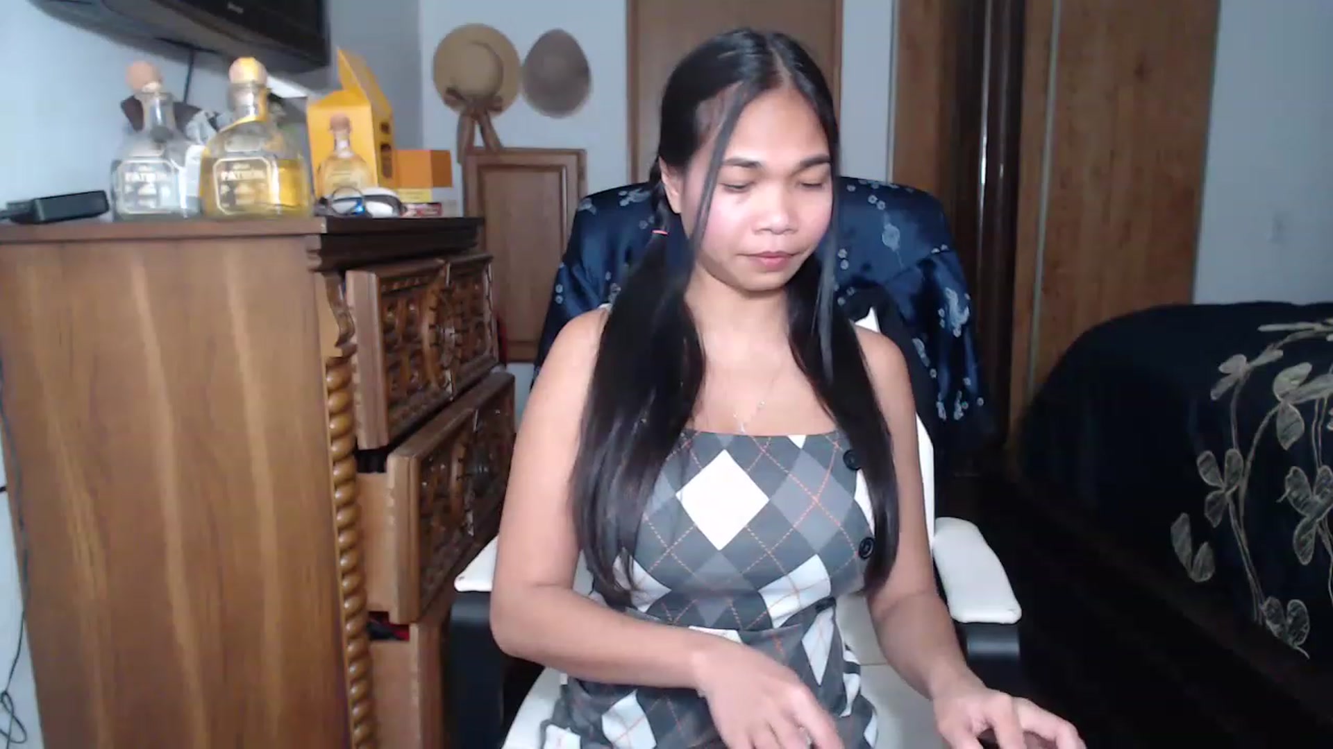 Gallery image thumbnail from Littlekai2023's myfreecams stream on, 04/16/2023, 02:51 image 5 of 20