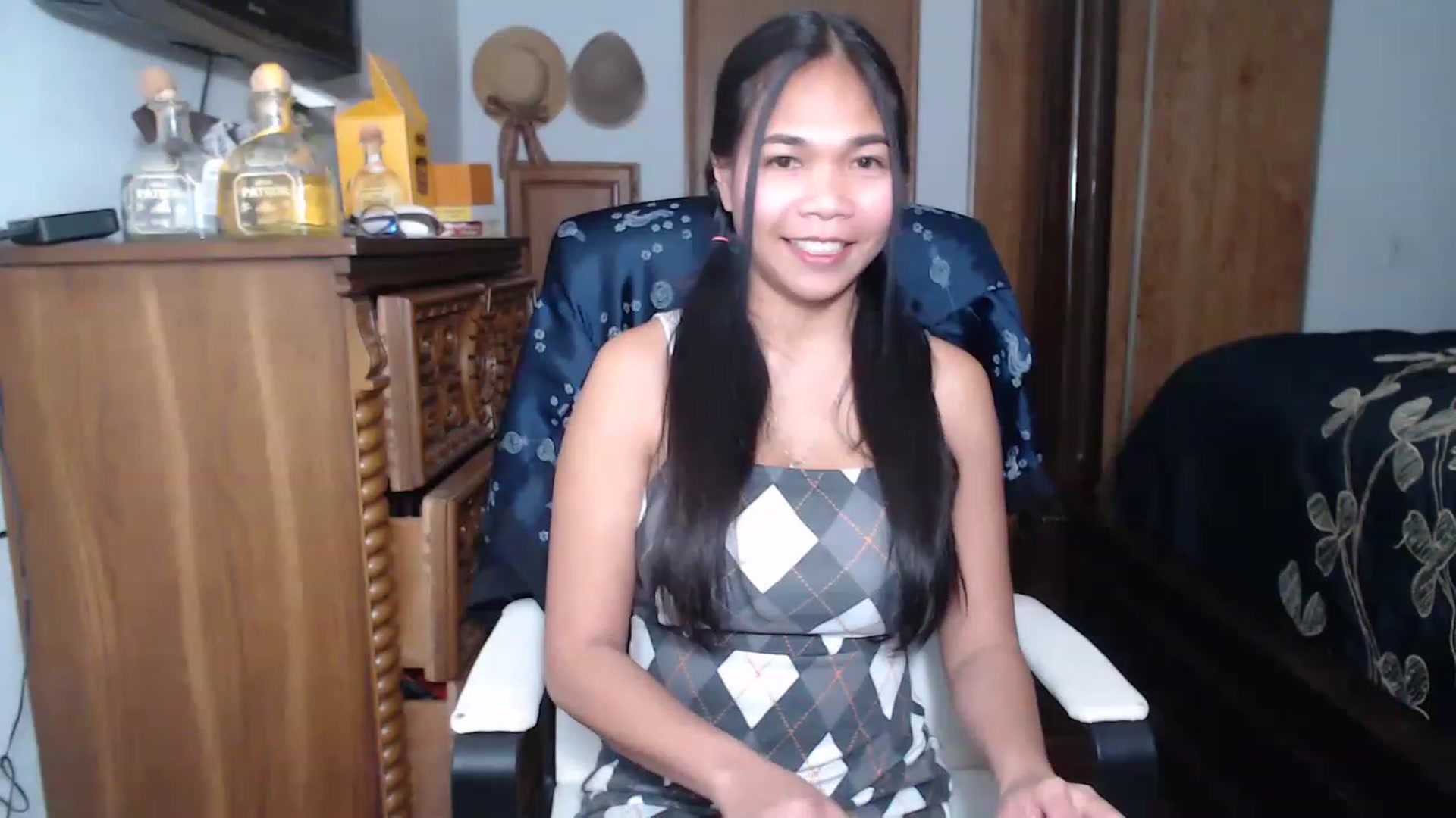 Gallery image thumbnail from Littlekai2023's myfreecams stream on, 04/16/2023, 02:51 image 3 of 20