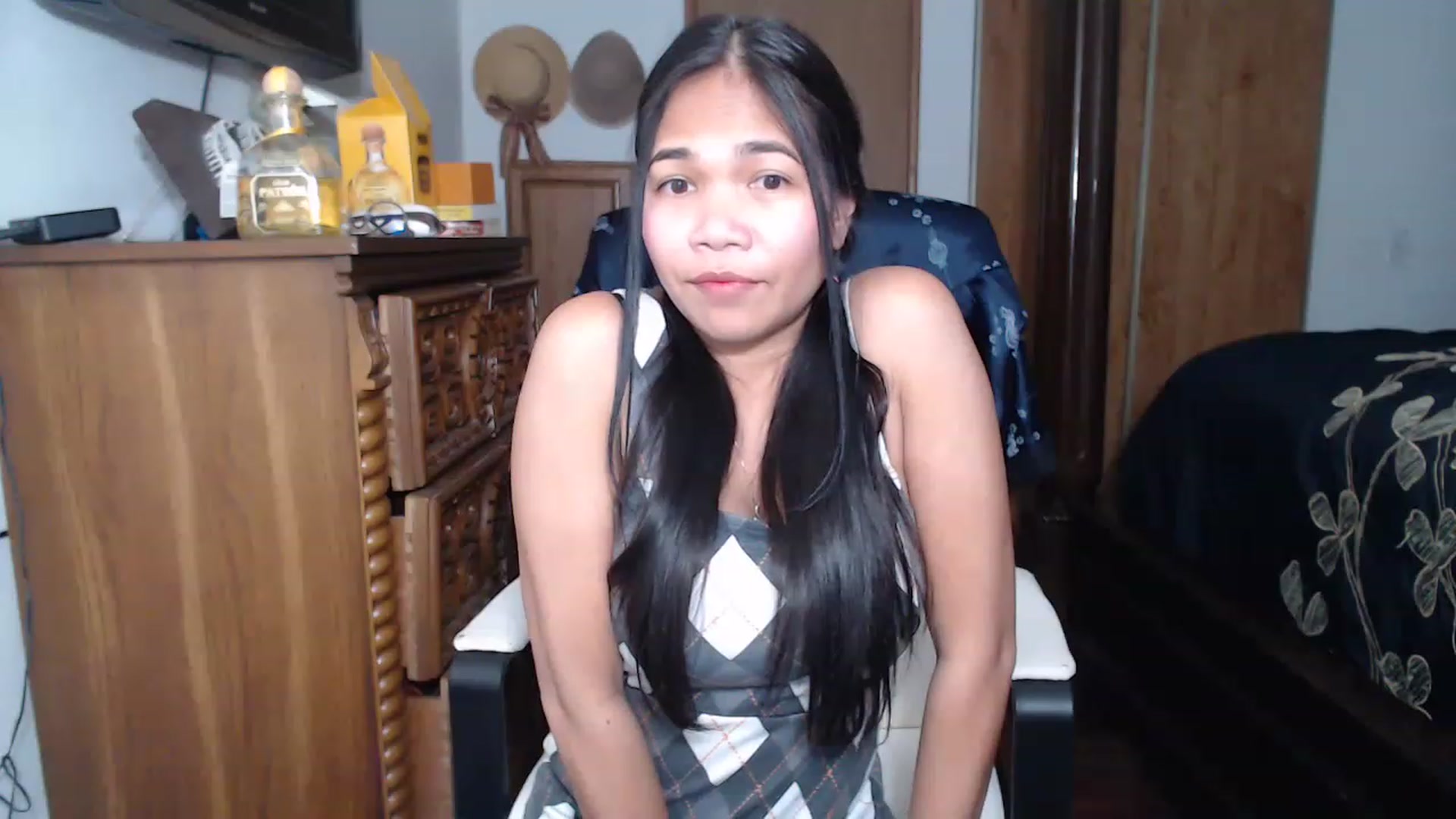 Gallery image thumbnail from Littlekai2023's myfreecams stream on, 04/16/2023, 05:02 image 4 of 20