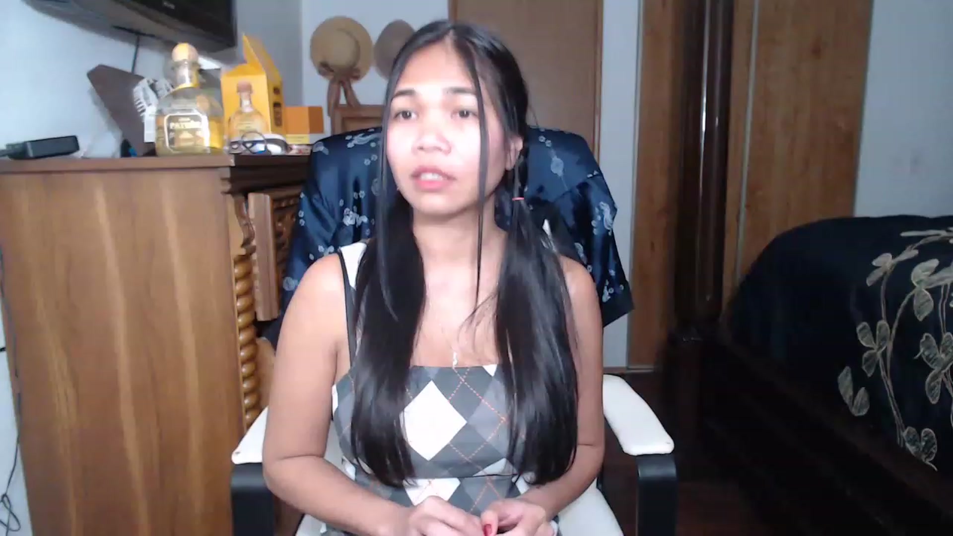 Gallery image thumbnail from Littlekai2023's myfreecams stream on, 04/16/2023, 05:02 image 1 of 20