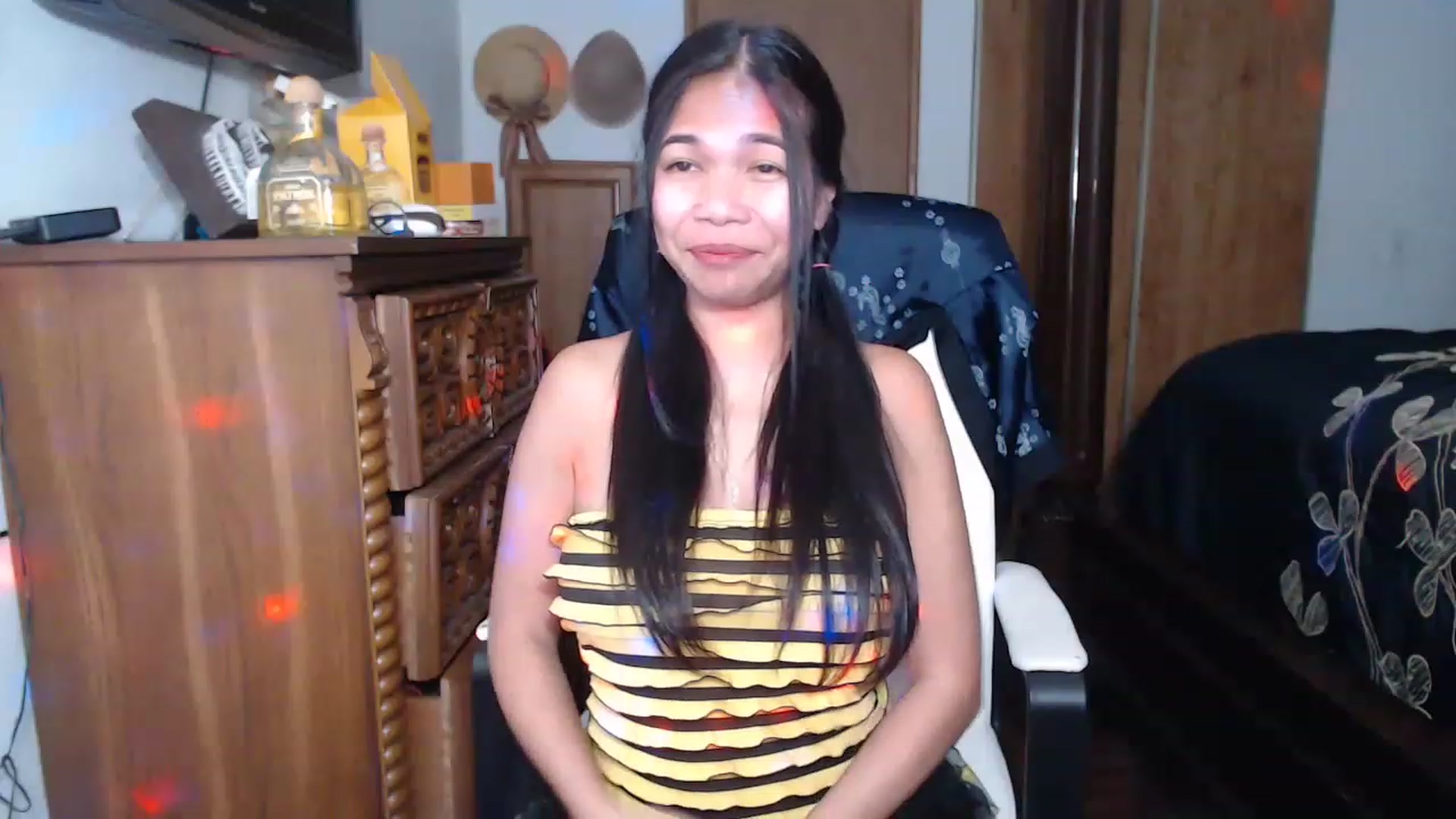 Gallery image thumbnail from Littlekai2023's myfreecams stream on, 04/16/2023, 05:02 image 20 of 20