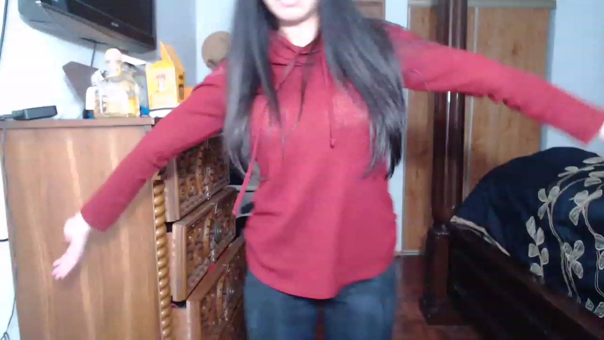 Gallery image thumbnail from Littlekai2023's myfreecams stream on, 04/17/2023, 05:17 image 6 of 20