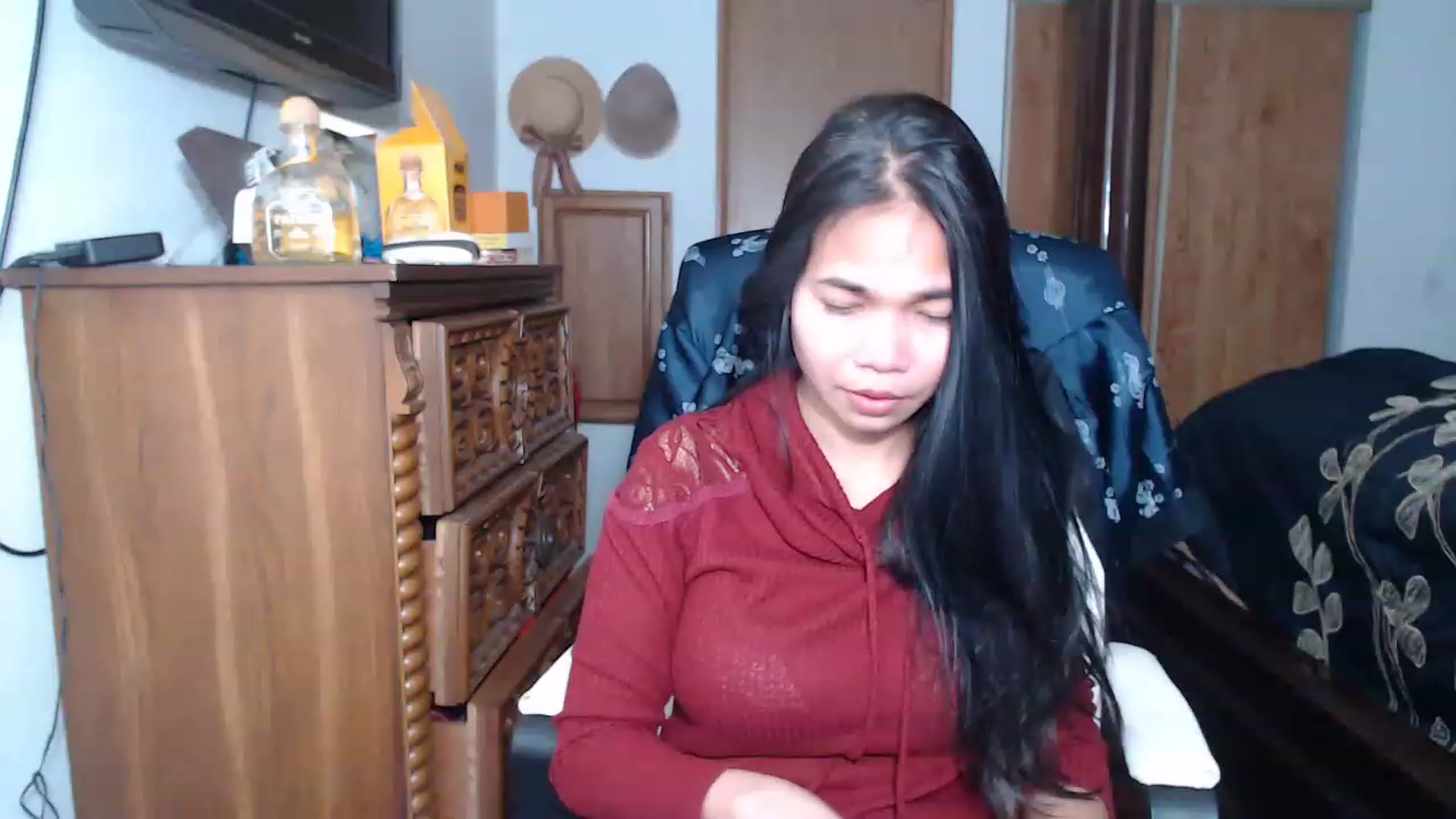 Gallery image thumbnail from Littlekai2023's myfreecams stream on, 04/17/2023, 05:17 image 15 of 20