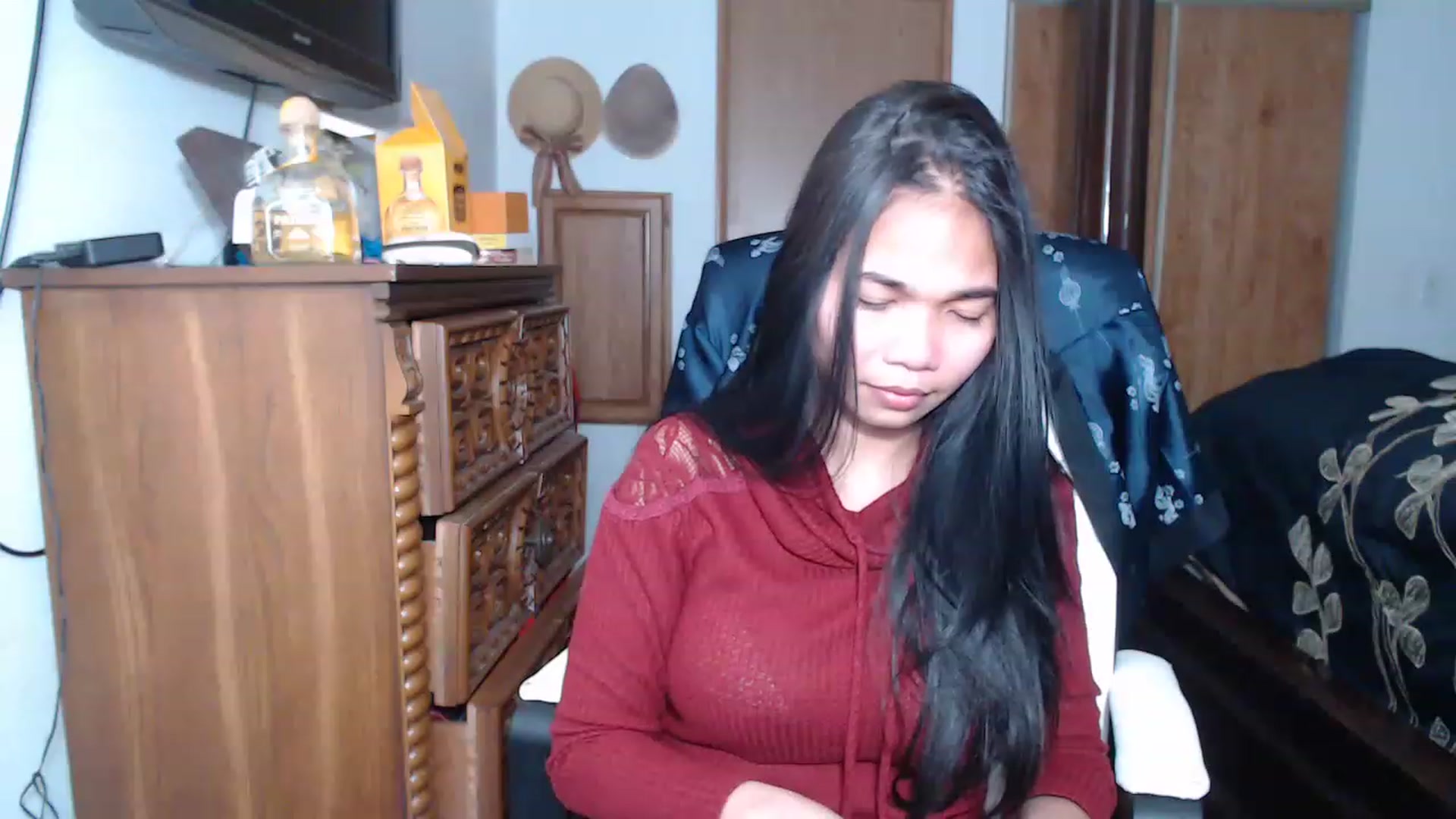 Gallery image thumbnail from Littlekai2023's myfreecams stream on, 04/17/2023, 05:17 image 19 of 20