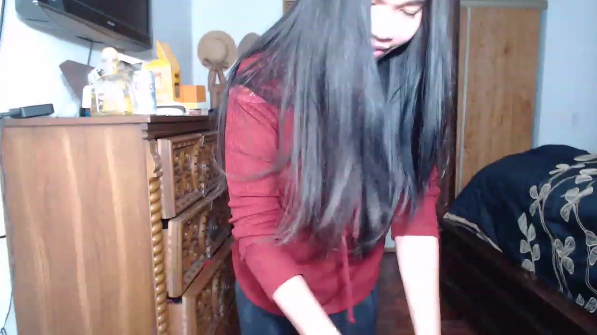 Gallery image thumbnail from Littlekai2023's myfreecams stream on, 04/17/2023, 05:17 image 9 of 20