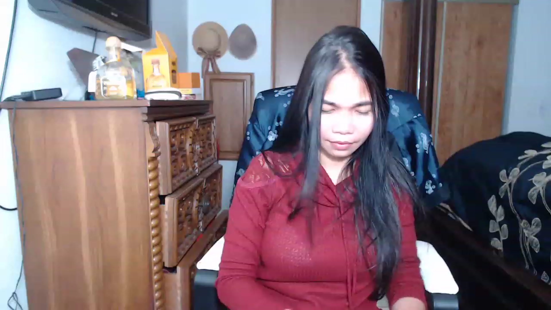 Gallery image thumbnail from Littlekai2023's myfreecams stream on, 04/17/2023, 05:17 image 14 of 20