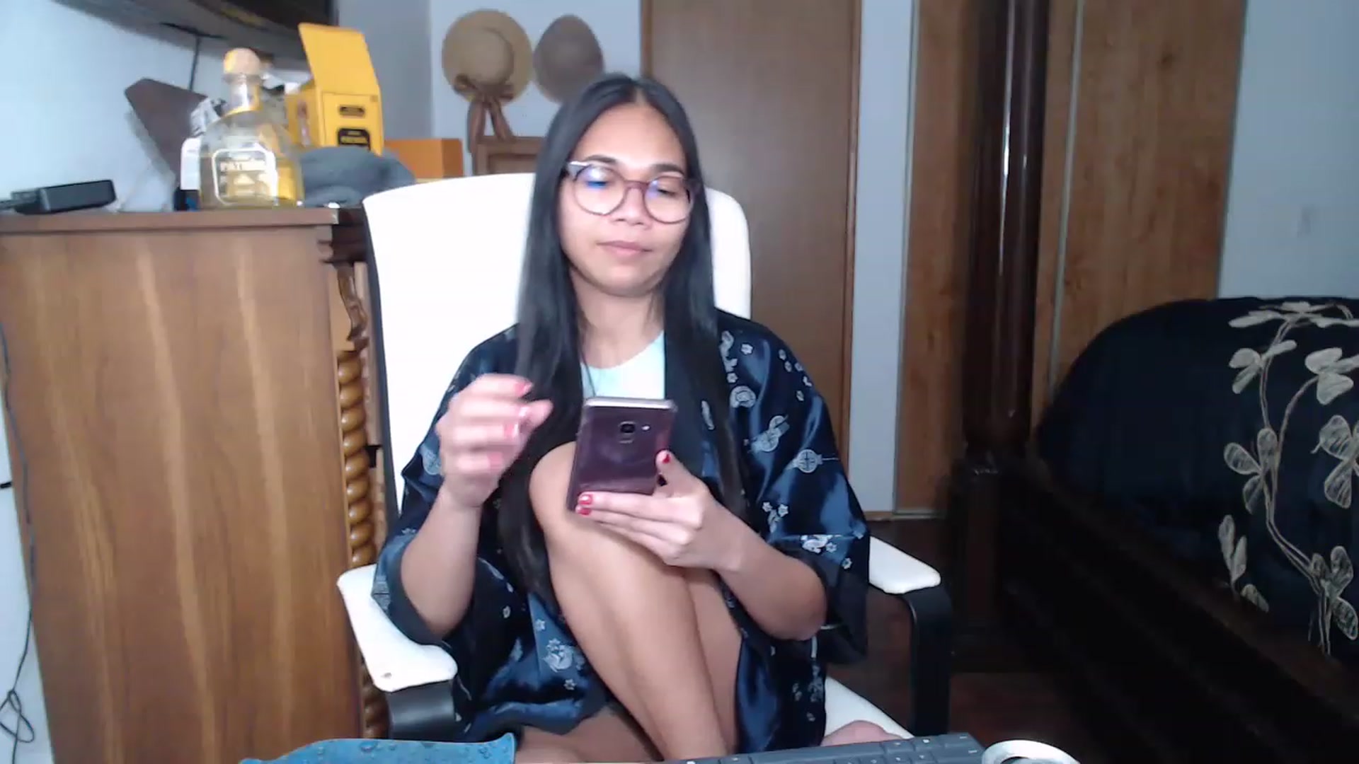Gallery image thumbnail from Littlekai2023's myfreecams stream on, 04/18/2023, 01:23 image 12 of 20