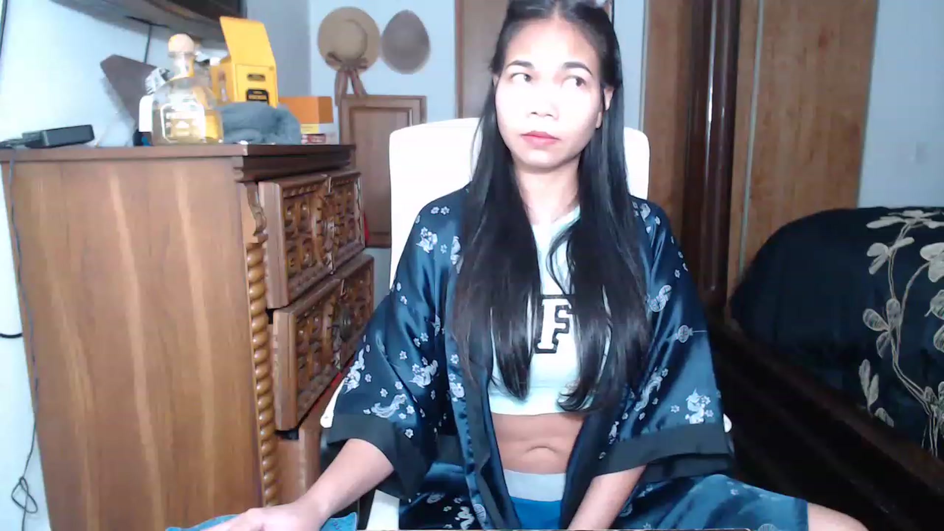Gallery image thumbnail from Littlekai2023's myfreecams stream on, 04/18/2023, 01:23 image 19 of 20