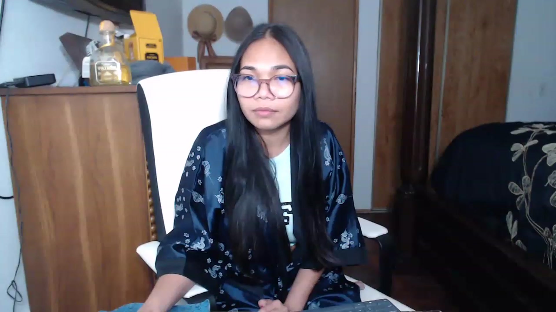 Gallery image thumbnail from Littlekai2023's myfreecams stream on, 04/18/2023, 01:23 image 14 of 20