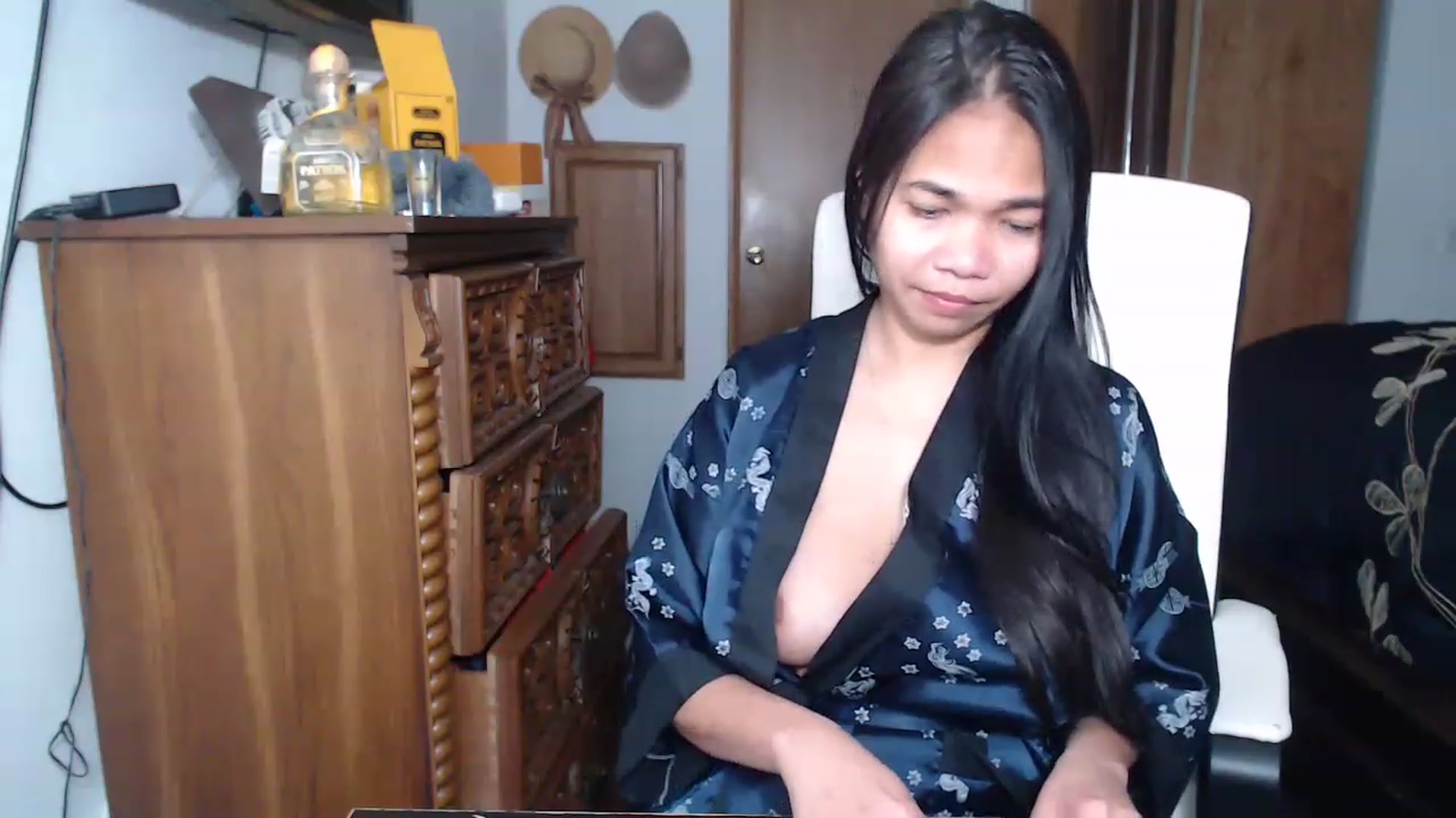 Gallery image thumbnail from Littlekai2023's myfreecams stream on, 04/18/2023, 04:09 image 15 of 20