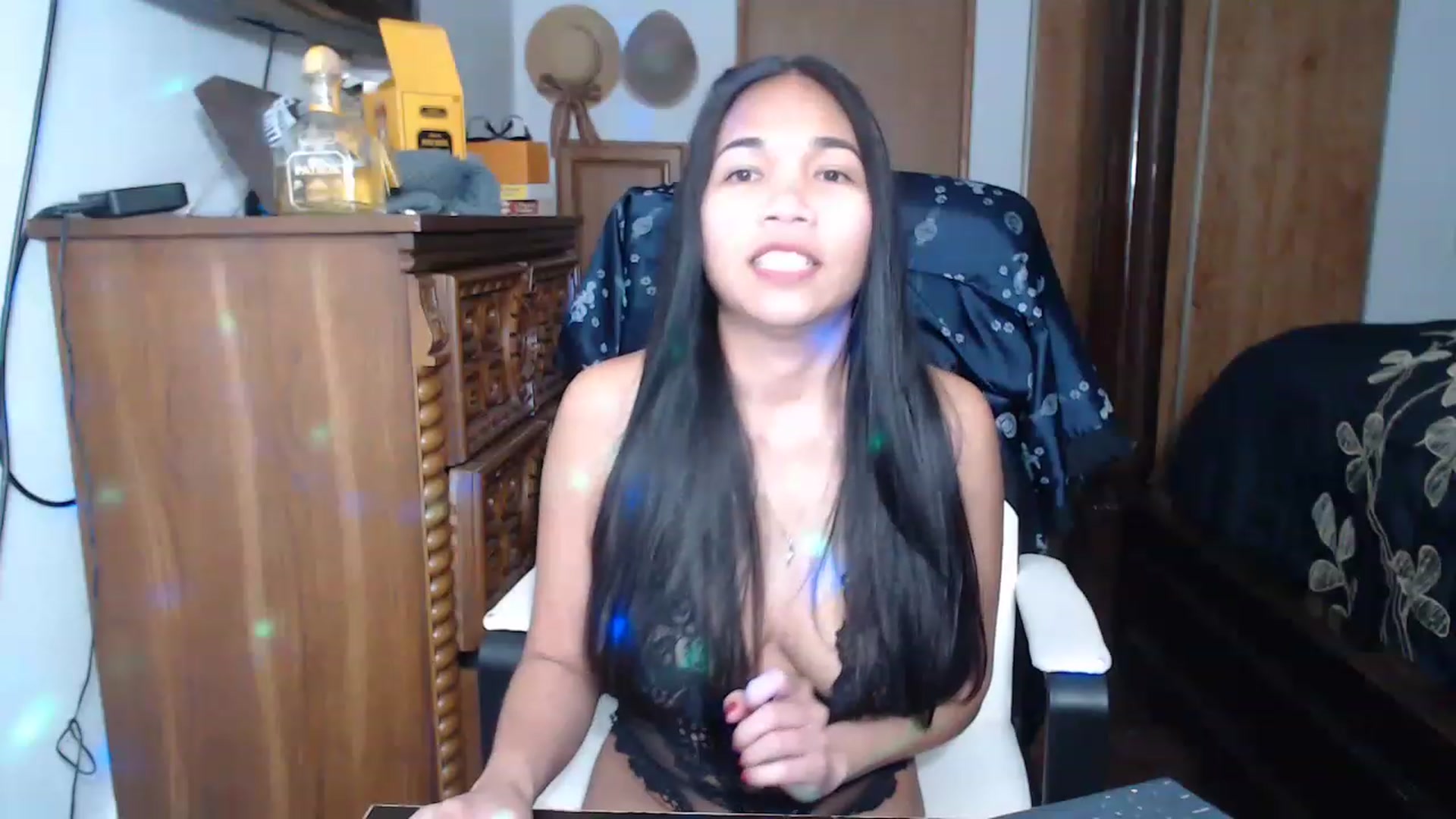 Gallery image thumbnail from Littlekai2023's myfreecams stream on, 04/19/2023, 04:42 image 19 of 20