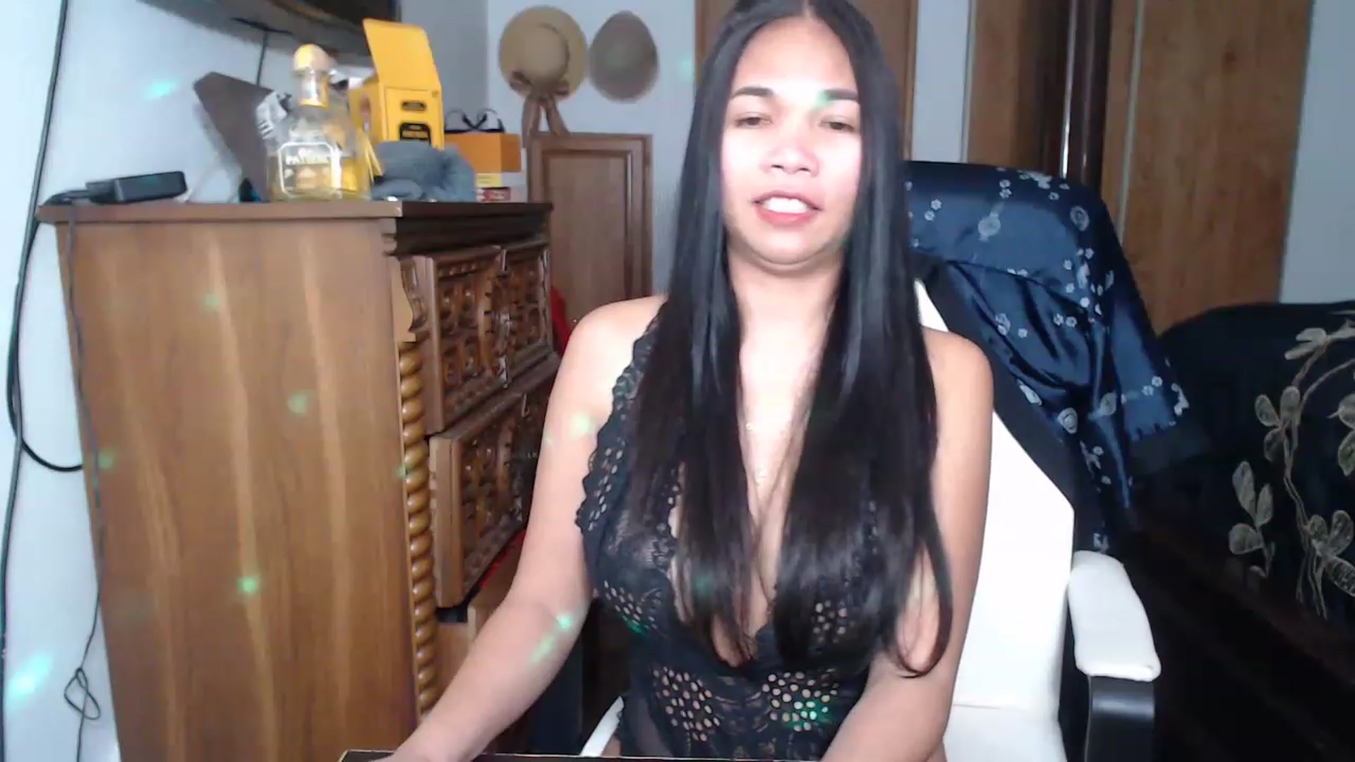 Gallery image thumbnail from Littlekai2023's myfreecams stream on, 04/19/2023, 04:42 image 10 of 20