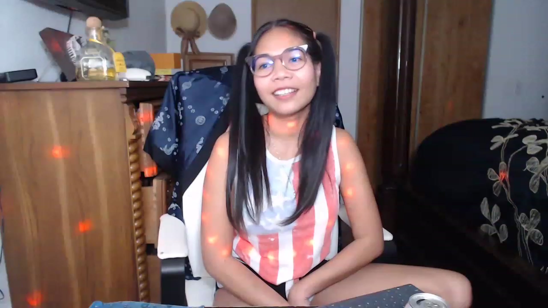 Gallery image thumbnail from Littlekai2023's myfreecams stream on, 04/20/2023, 01:12 image 19 of 20