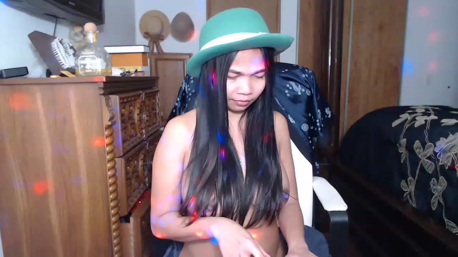 Gallery image thumbnail from Littlekai2023's myfreecams stream on, 04/21/2023, 03:43 image 18 of 20