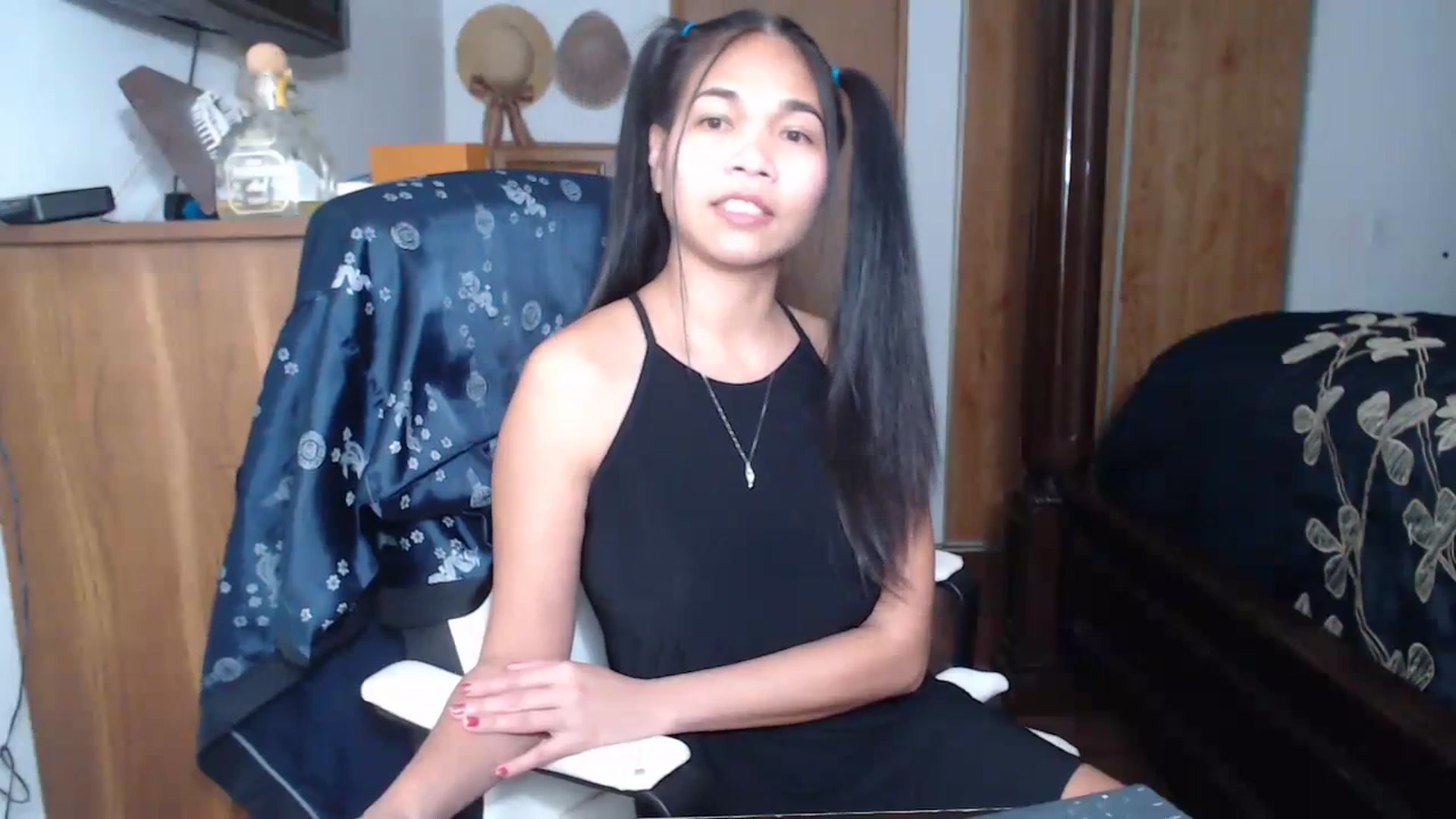 Gallery image thumbnail from Littlekai2023's myfreecams stream on, 04/22/2023, 01:58 image 2 of 20