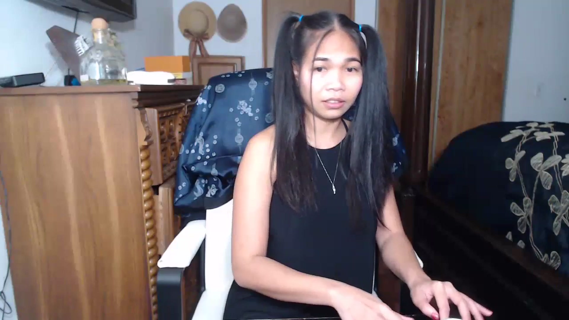 Gallery image thumbnail from Littlekai2023's myfreecams stream on, 04/22/2023, 01:58 image 4 of 20