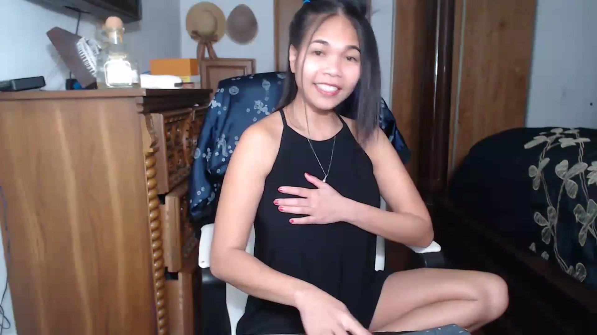 Gallery image thumbnail from Littlekai2023's myfreecams stream on, 04/22/2023, 01:58 image 19 of 20